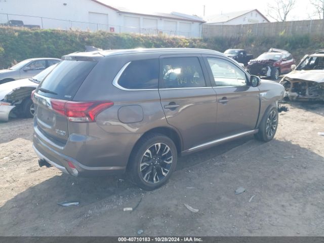 Photo 3 VIN: JA4J24A58JZ042133 - MITSUBISHI OUTLANDER 