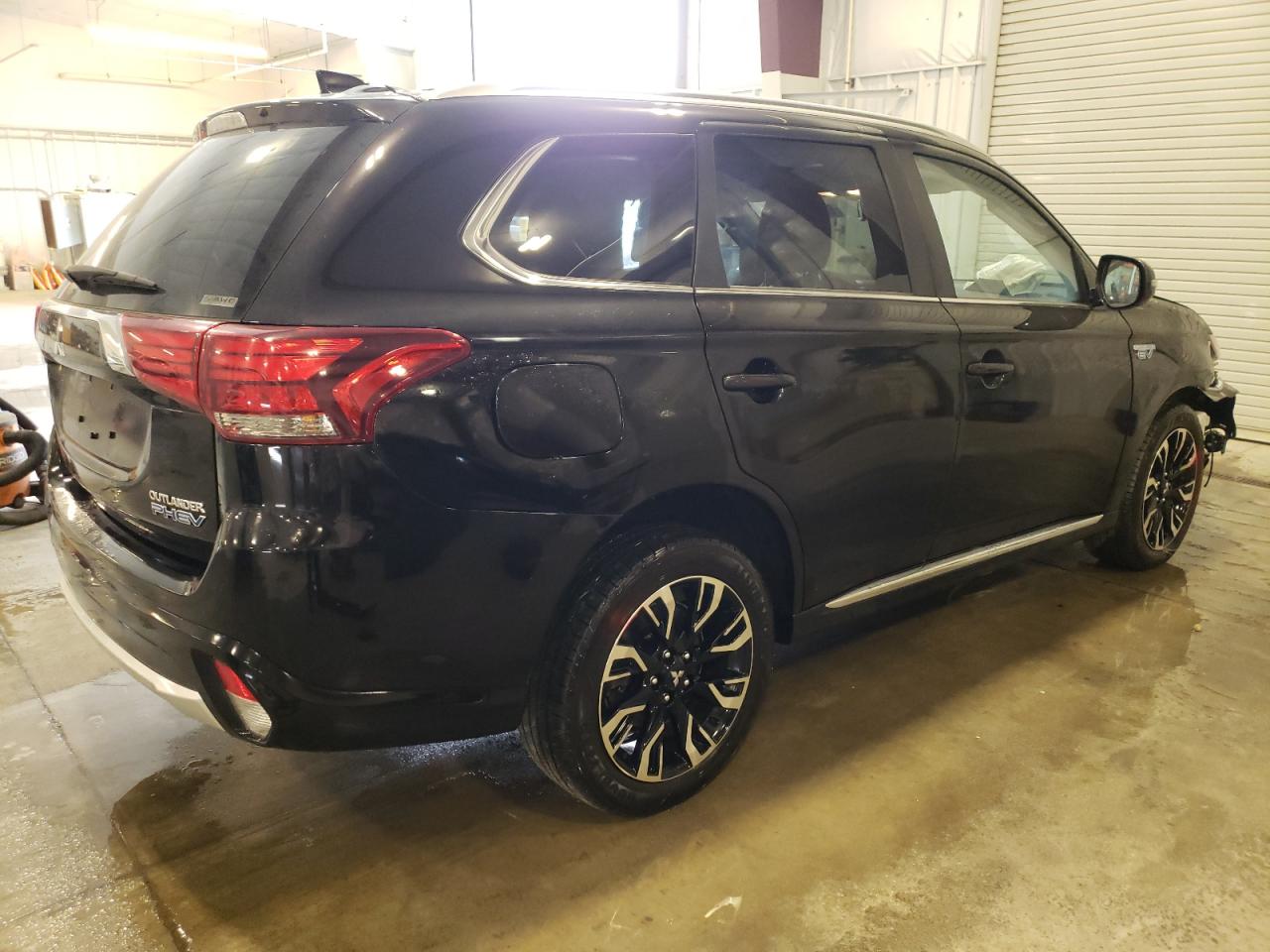 Photo 2 VIN: JA4J24A58JZ055822 - MITSUBISHI OUTLANDER 