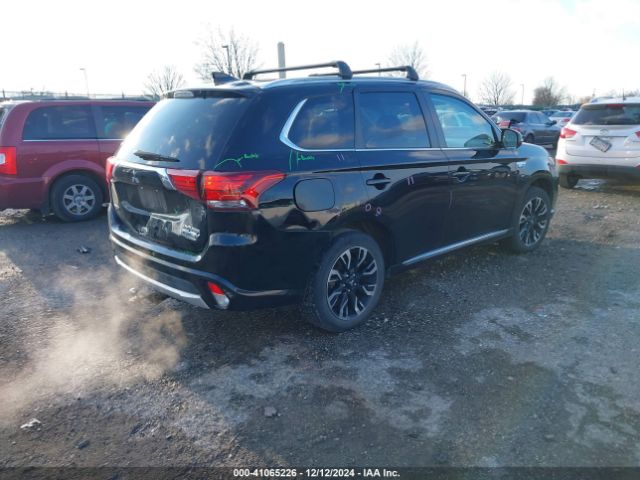 Photo 3 VIN: JA4J24A58JZ057683 - MITSUBISHI OUTLANDER 