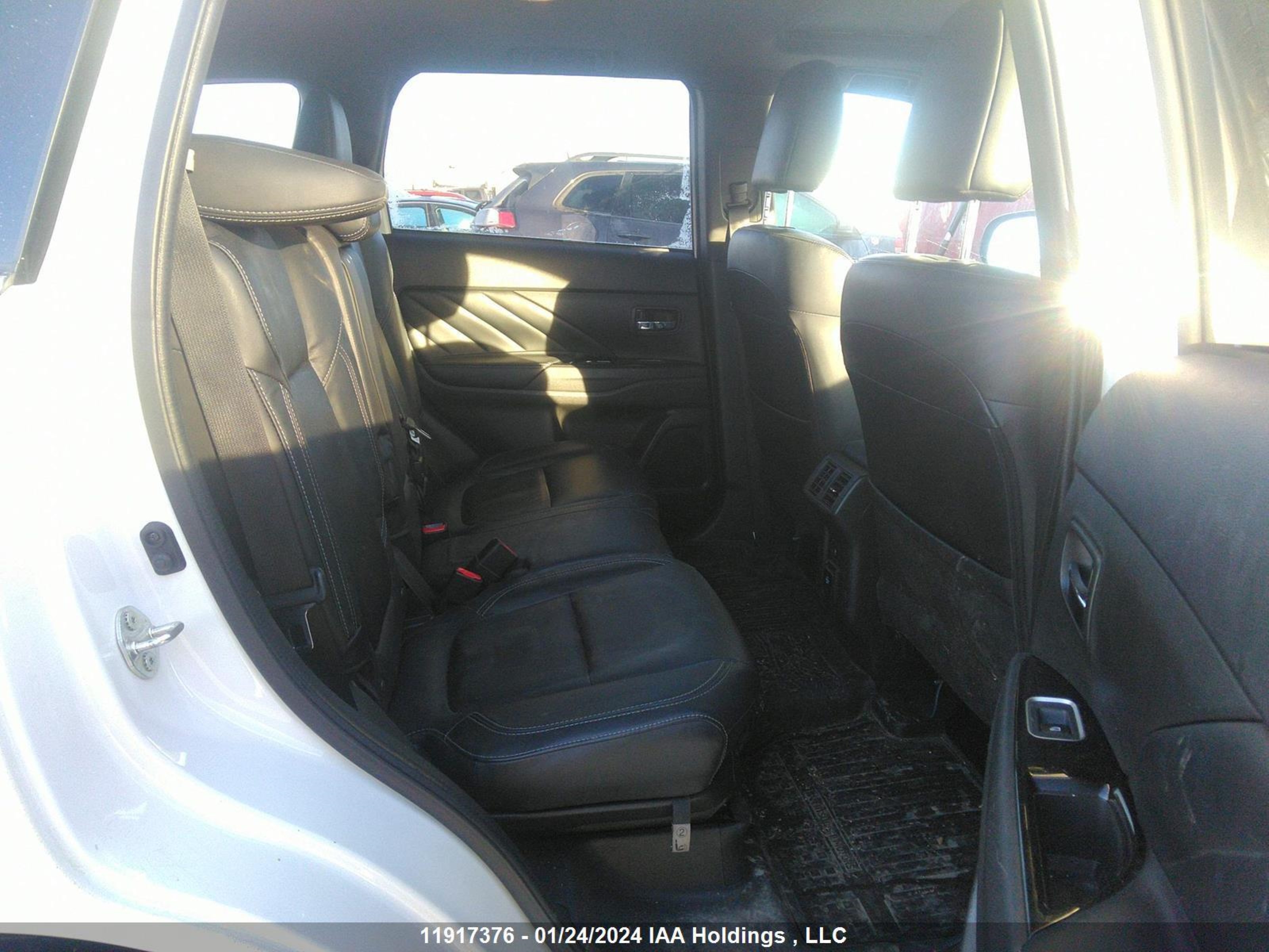 Photo 7 VIN: JA4J24A58LZ604681 - MITSUBISHI OUTLANDER 