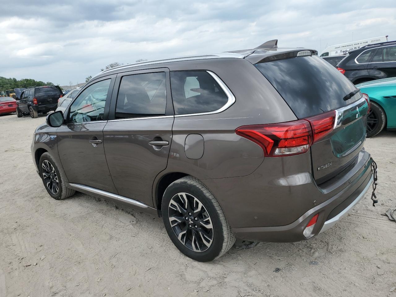 Photo 1 VIN: JA4J24A59JZ069230 - MITSUBISHI OUTLANDER 