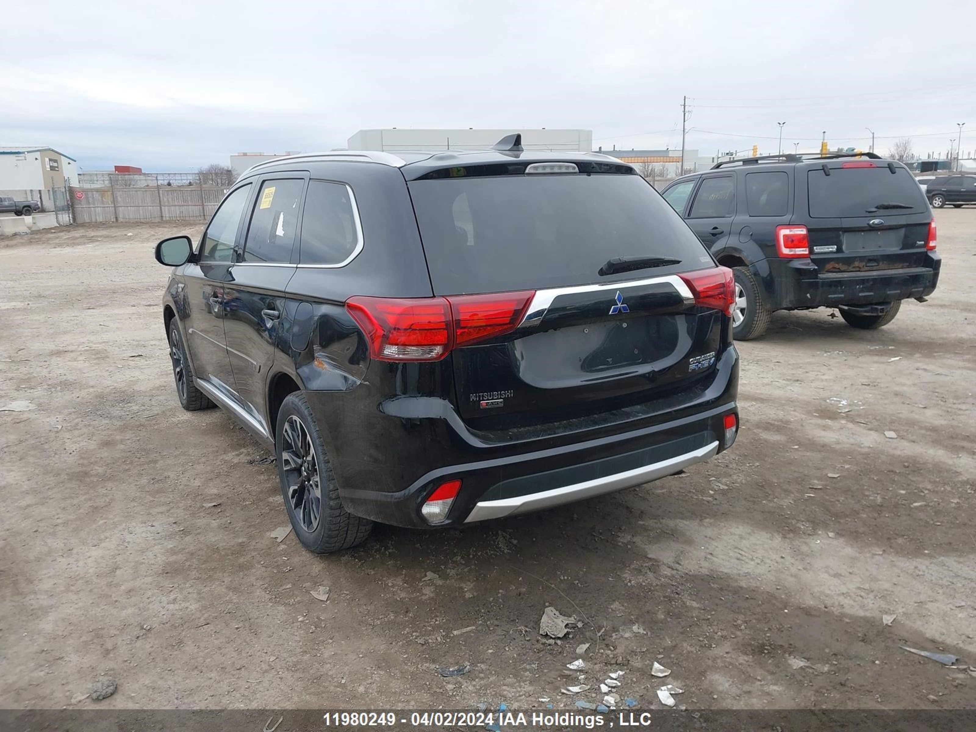 Photo 2 VIN: JA4J24A59JZ605111 - MITSUBISHI OUTLANDER 