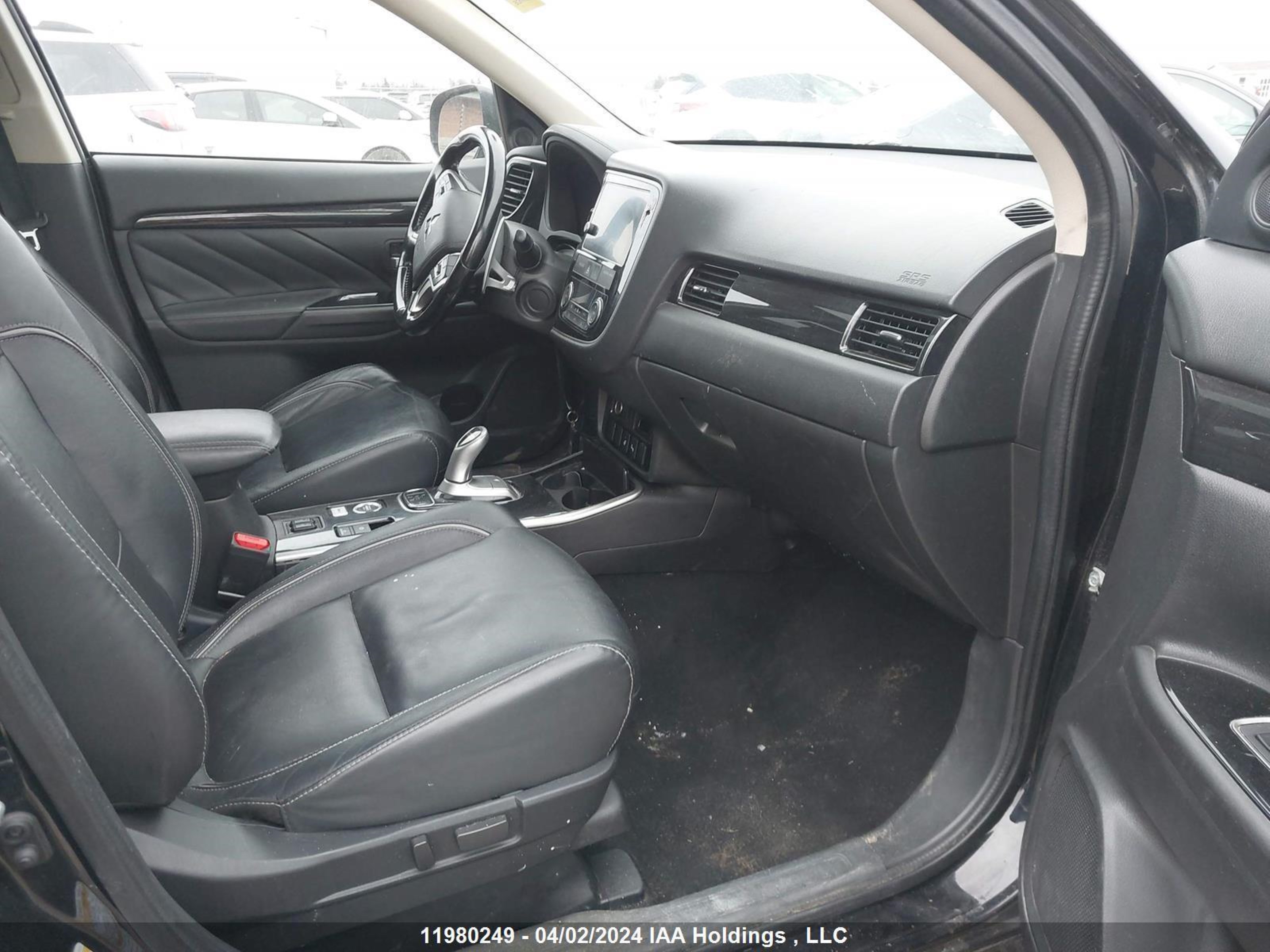 Photo 4 VIN: JA4J24A59JZ605111 - MITSUBISHI OUTLANDER 