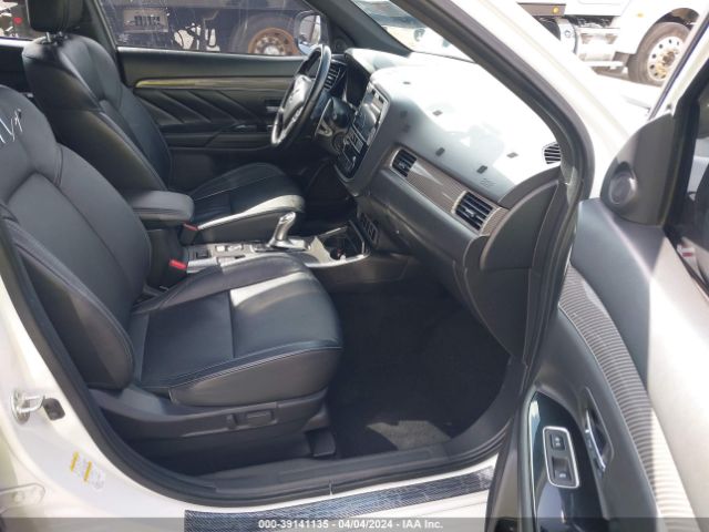 Photo 4 VIN: JA4J24A5XKZ052454 - MITSUBISHI OUTLANDER PHEV 