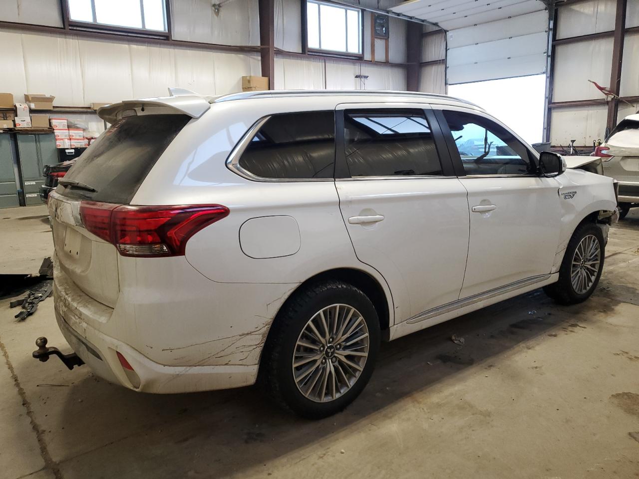 Photo 2 VIN: JA4J24A5XLZ608540 - MITSUBISHI OUTLANDER 