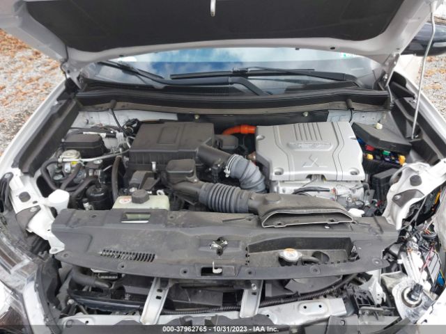 Photo 9 VIN: JA4J2VA74NZ049013 - MITSUBISHI OUTLANDER PHEV 