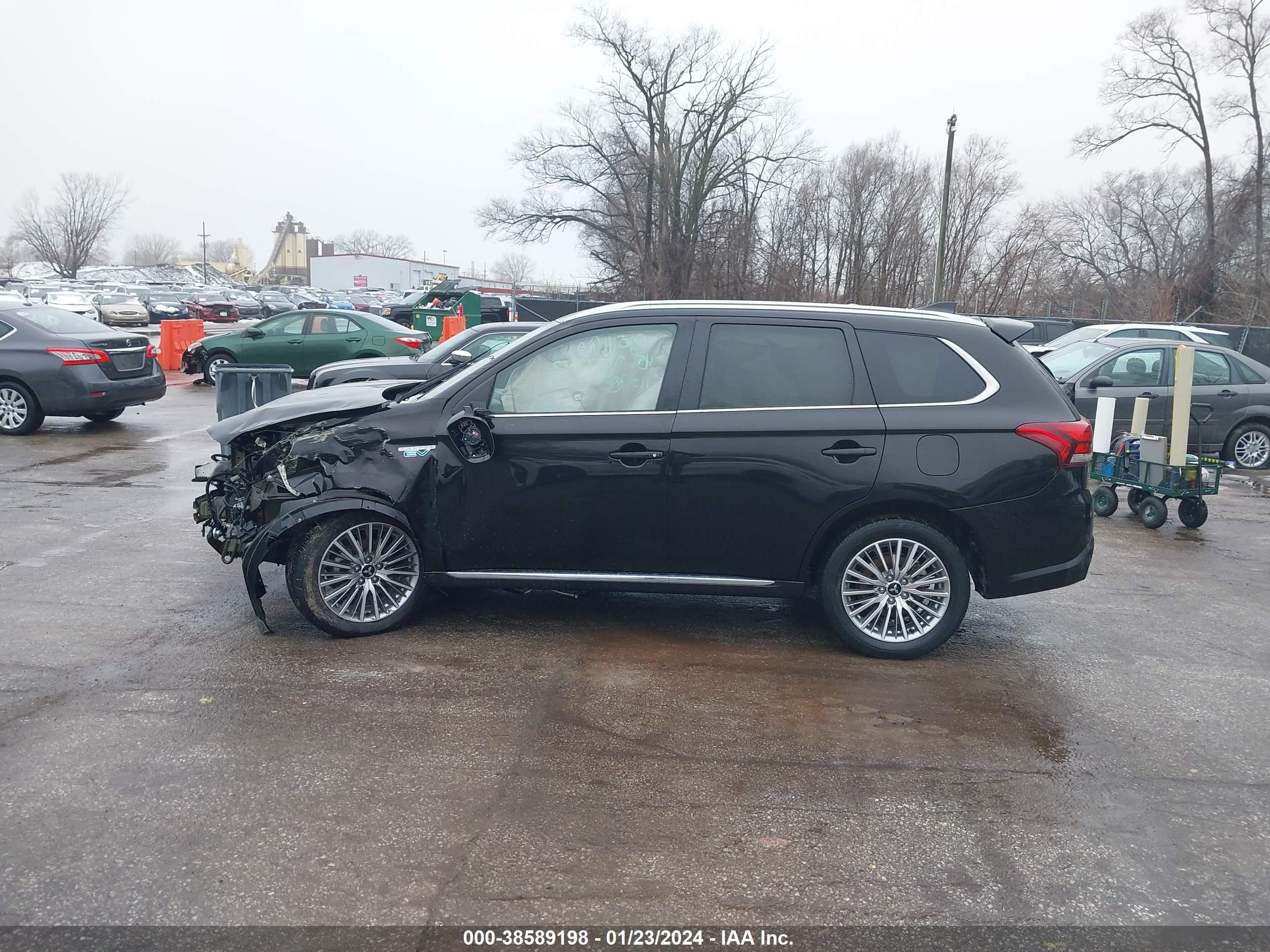 Photo 12 VIN: JA4J2VA75NZ025674 - MITSUBISHI OUTLANDER 