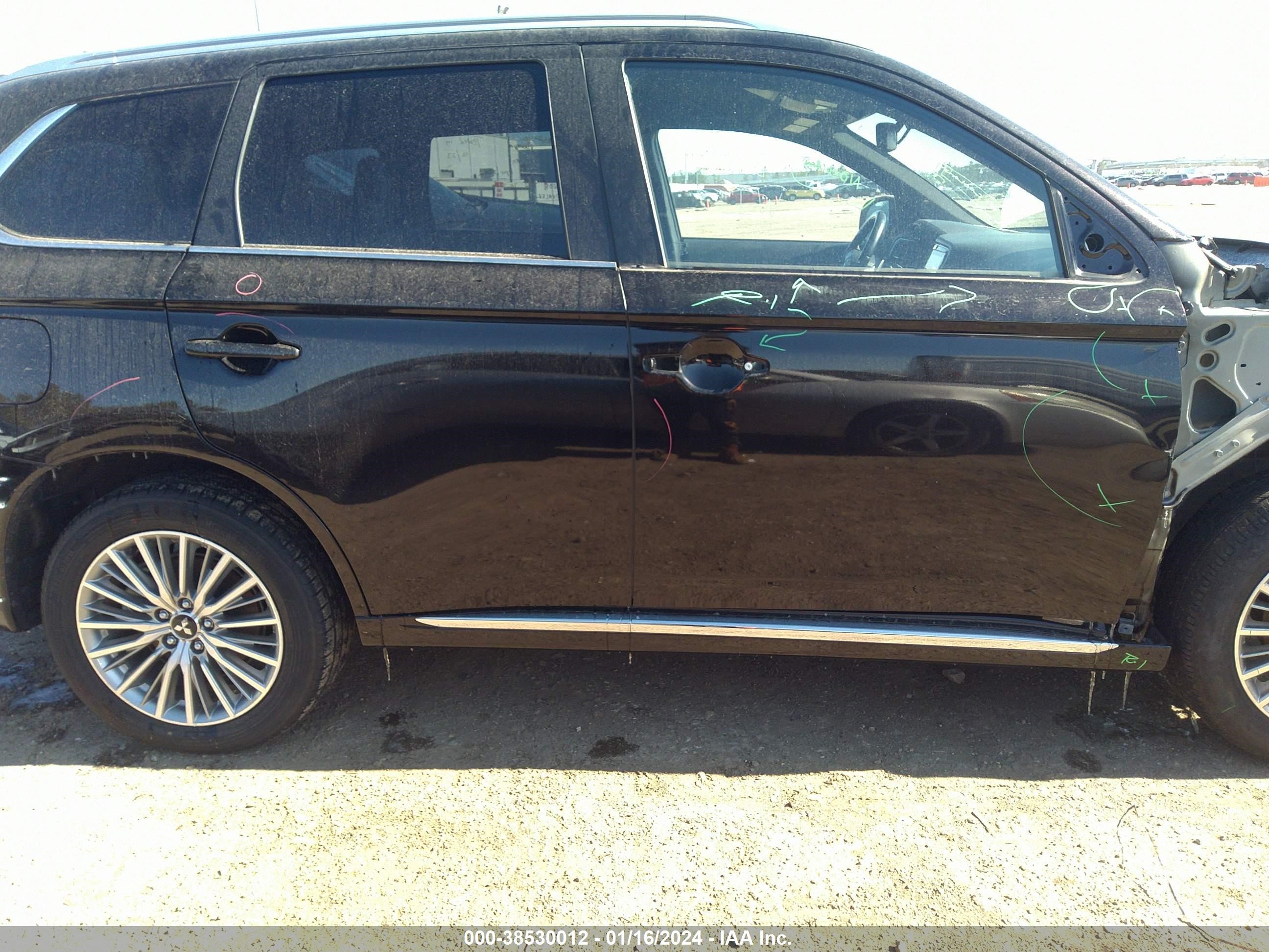 Photo 13 VIN: JA4J2VA76NZ028129 - MITSUBISHI OUTLANDER 