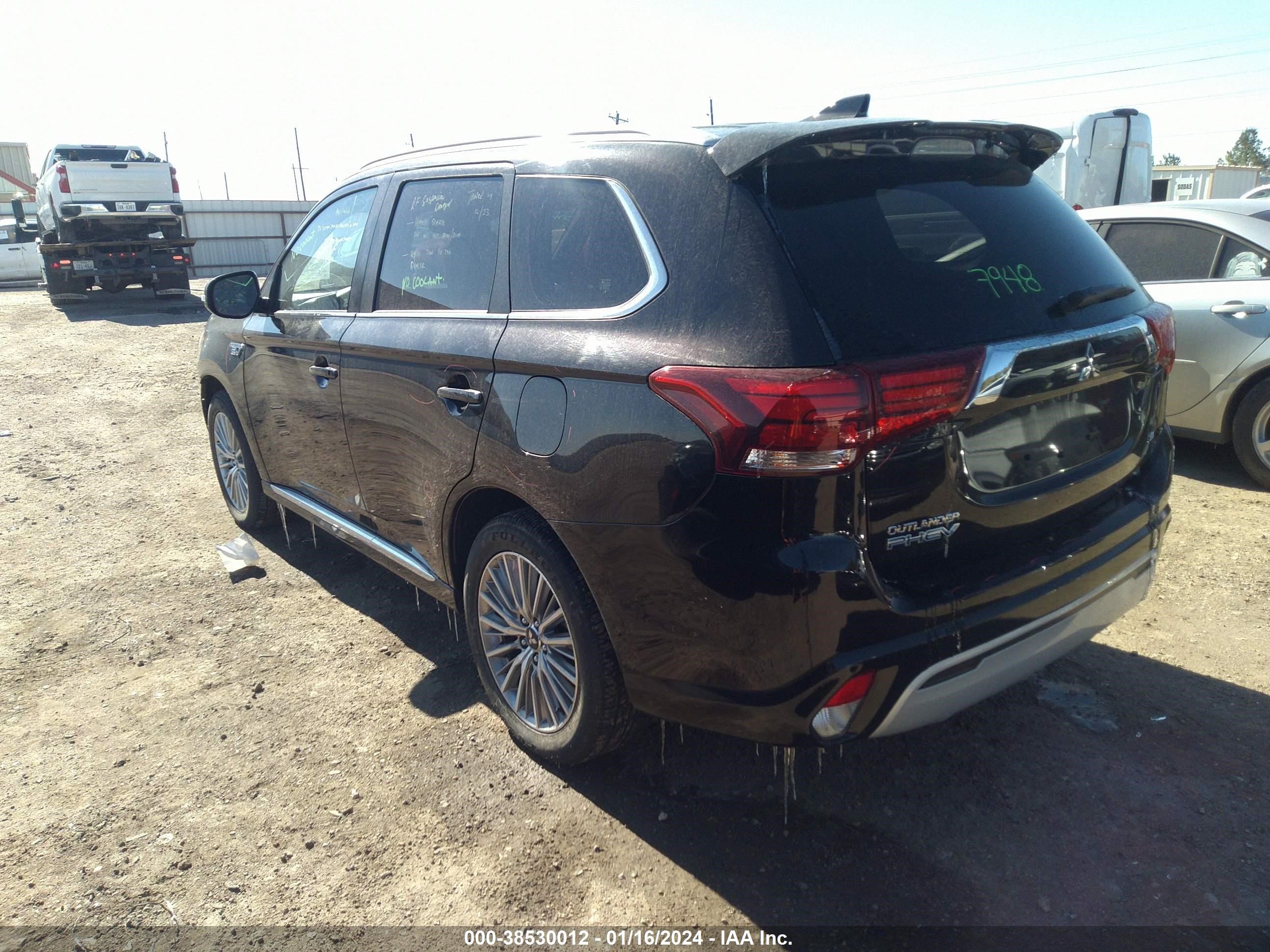 Photo 2 VIN: JA4J2VA76NZ028129 - MITSUBISHI OUTLANDER 