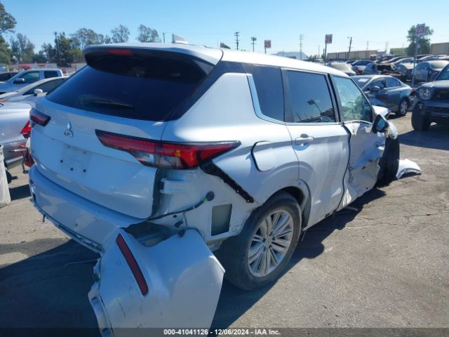 Photo 3 VIN: JA4J3TA86PZ015703 - MITSUBISHI OUTLANDER 