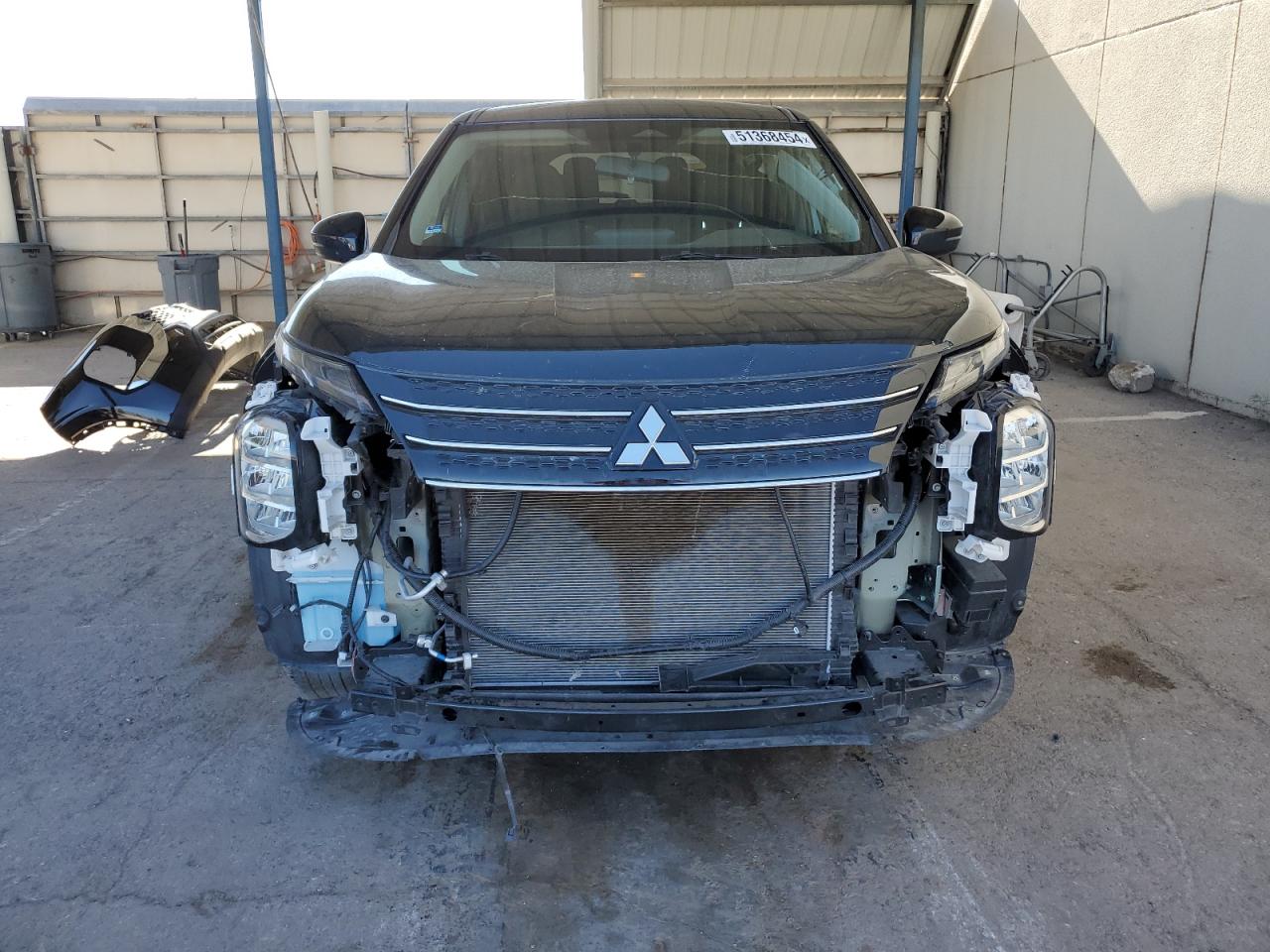 Photo 4 VIN: JA4J3TA88PZ022426 - MITSUBISHI OUTLANDER 