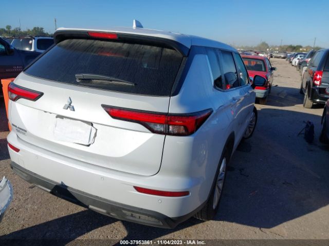 Photo 3 VIN: JA4J3TA89PZ009815 - MITSUBISHI OUTLANDER 