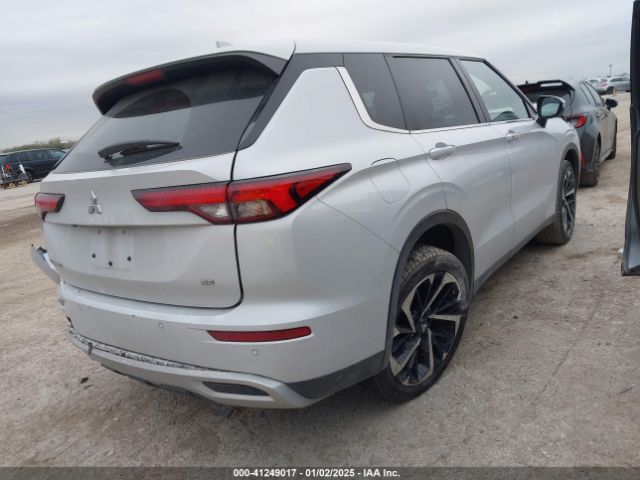 Photo 3 VIN: JA4J3UA80PZ012057 - MITSUBISHI OUTLANDER 