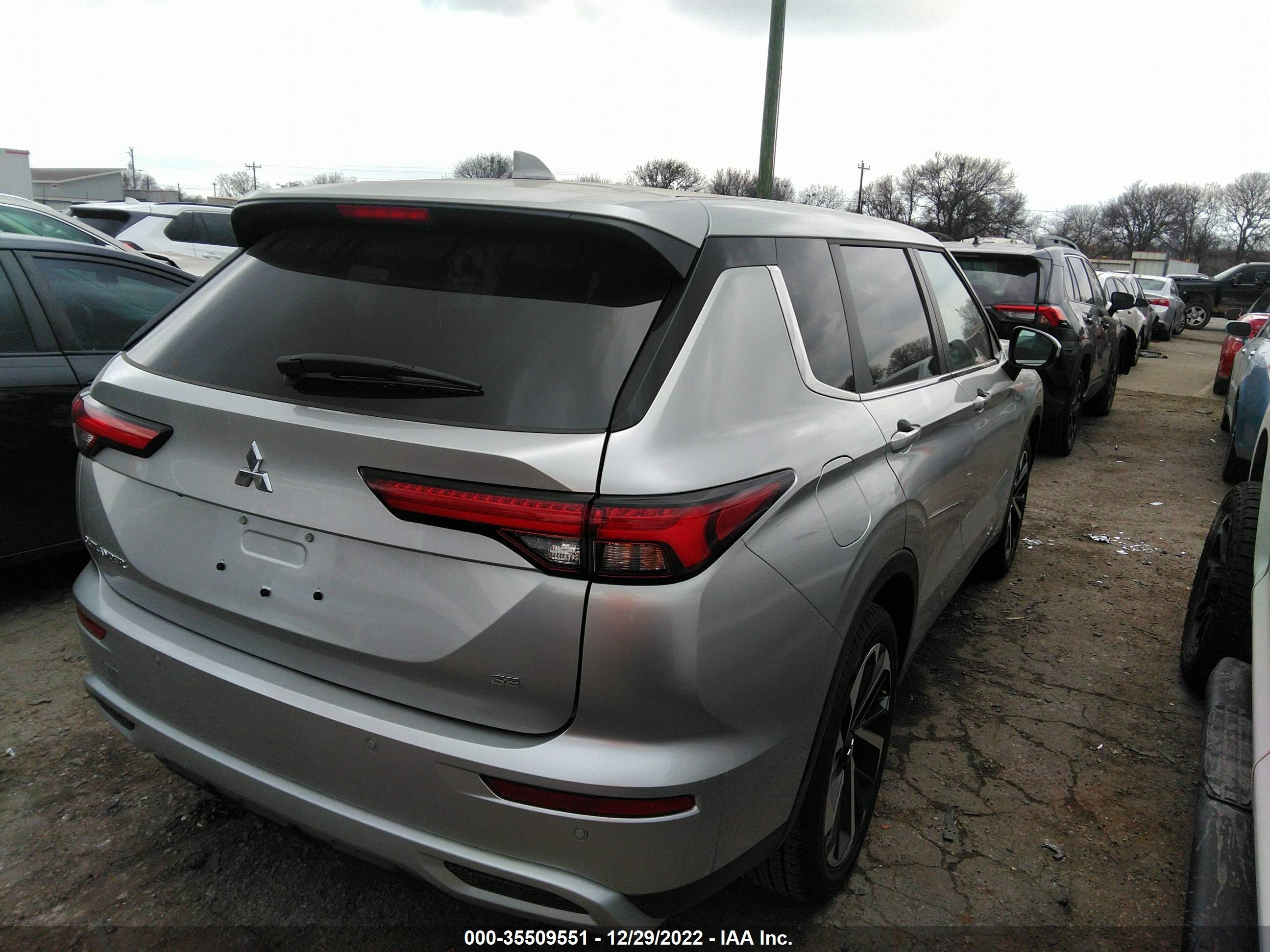 Photo 3 VIN: JA4J3UA81NZ090604 - MITSUBISHI OUTLANDER 