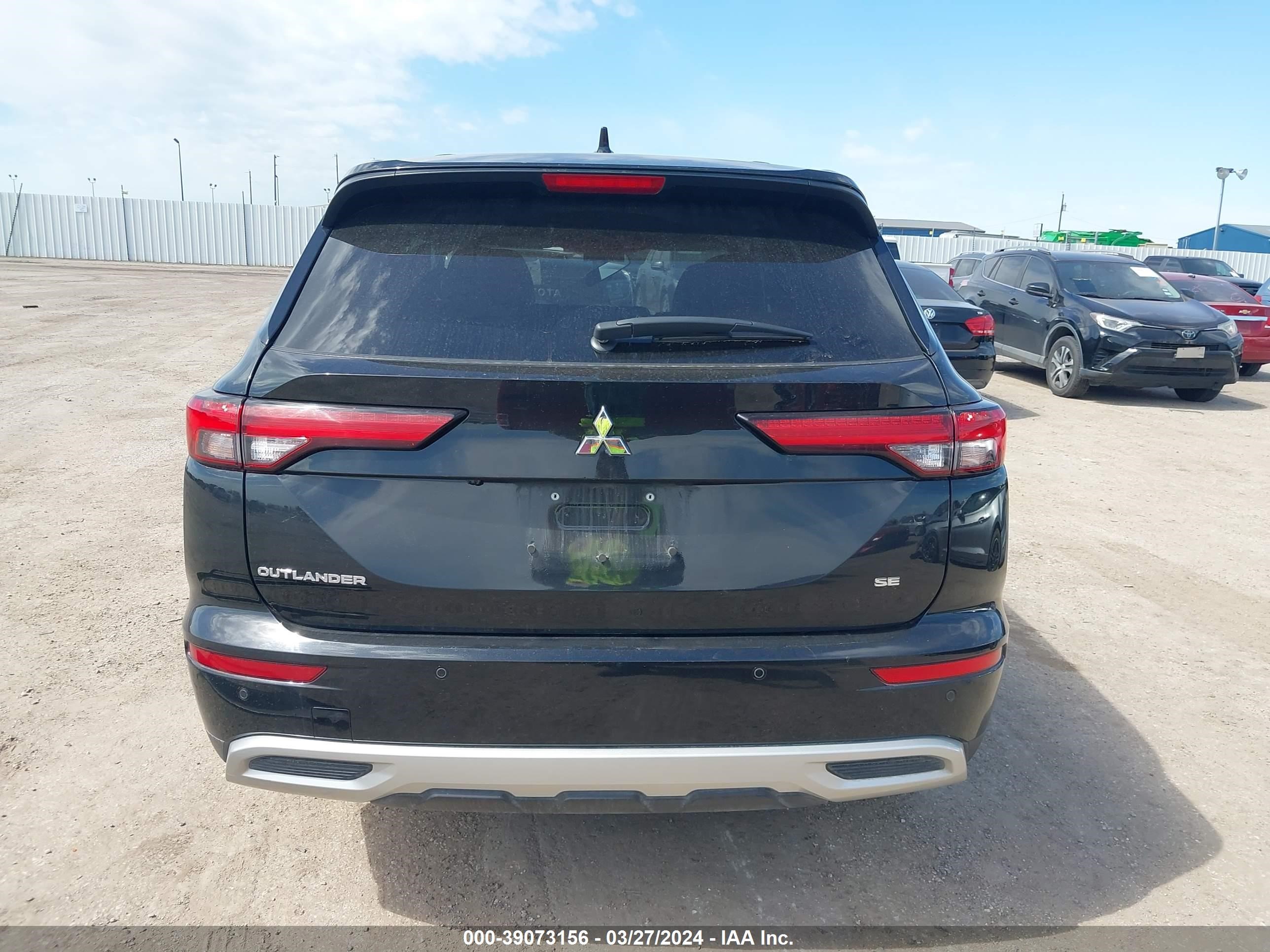 Photo 14 VIN: JA4J3UA81PZ019132 - MITSUBISHI OUTLANDER 