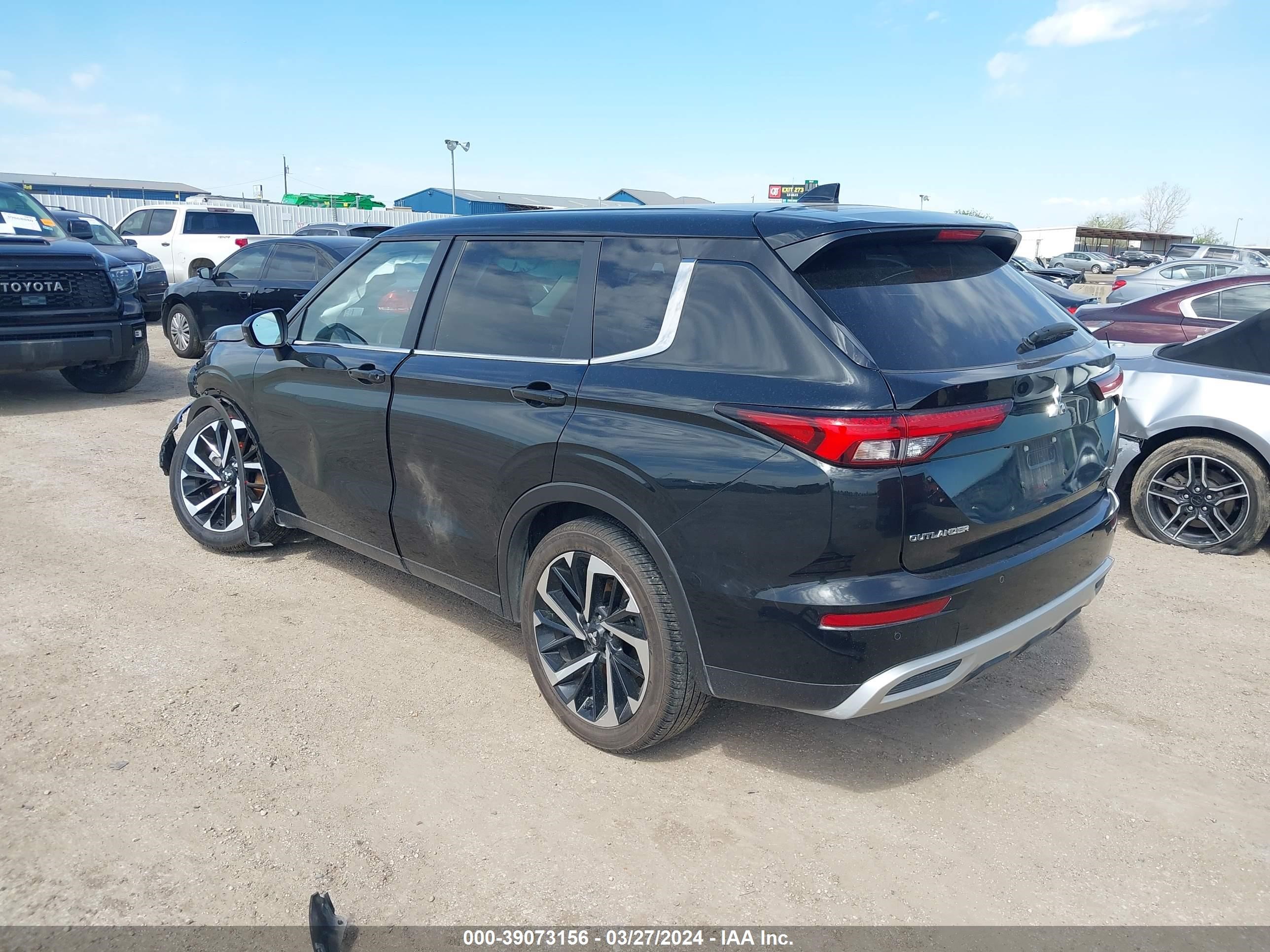 Photo 2 VIN: JA4J3UA81PZ019132 - MITSUBISHI OUTLANDER 