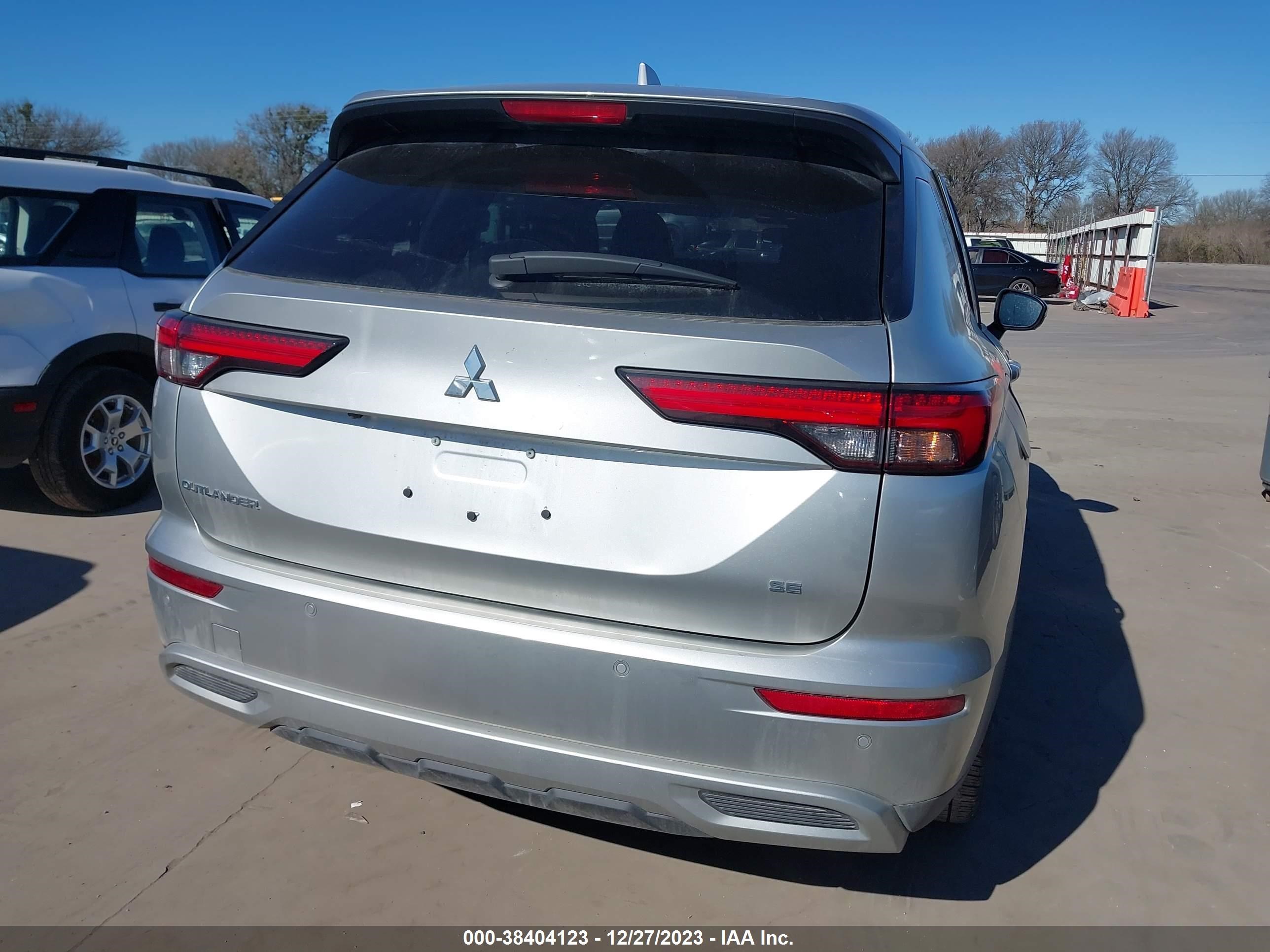 Photo 15 VIN: JA4J3UA81PZ023097 - MITSUBISHI OUTLANDER 