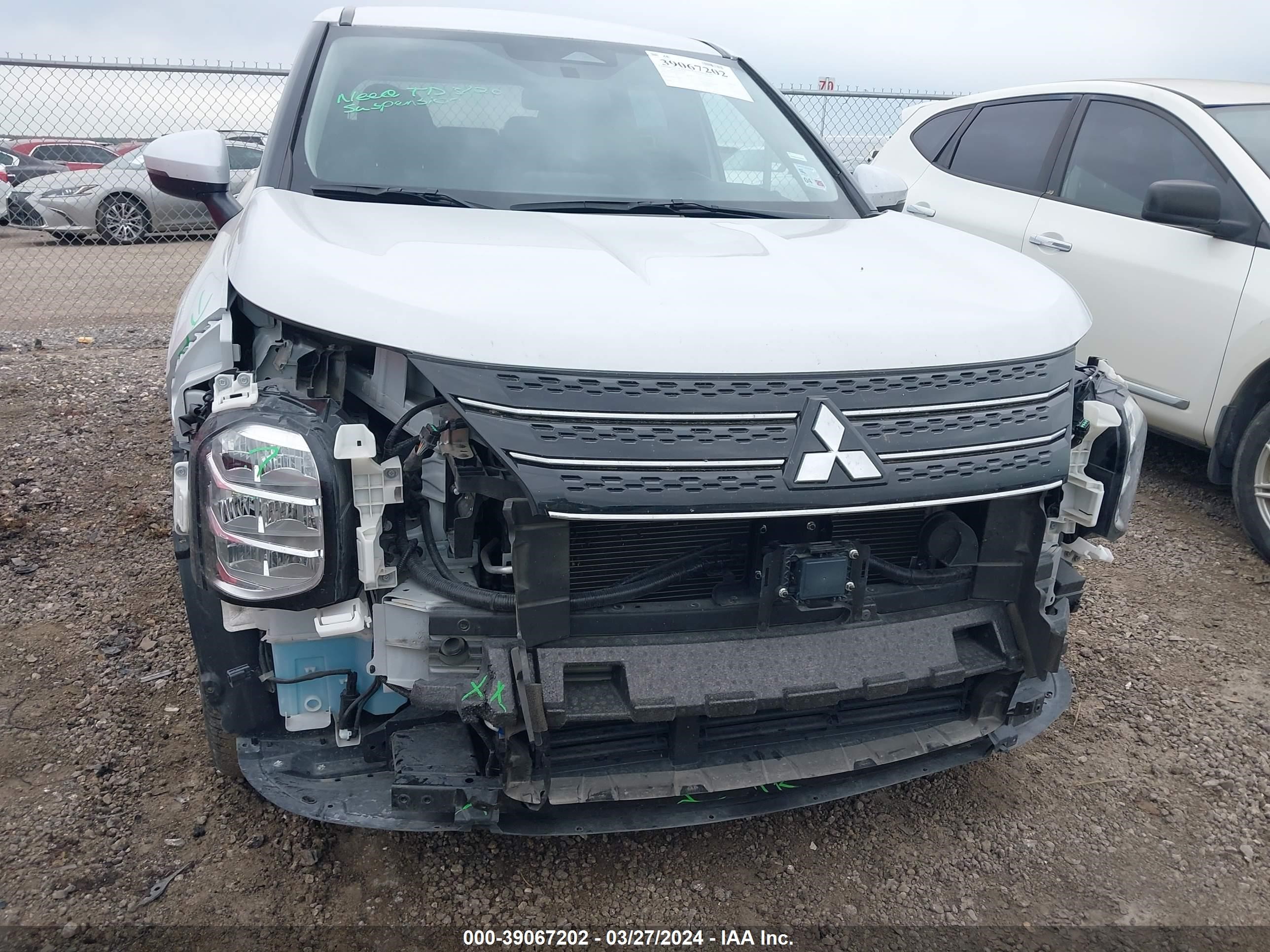 Photo 5 VIN: JA4J3UA81PZ030728 - MITSUBISHI OUTLANDER 