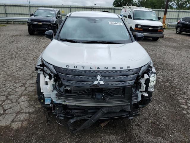 Photo 4 VIN: JA4J3UA81PZ033872 - MITSUBISHI OUTLANDER 