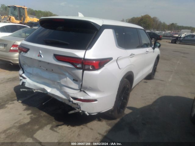 Photo 3 VIN: JA4J3UA81PZ056794 - MITSUBISHI OUTLANDER 