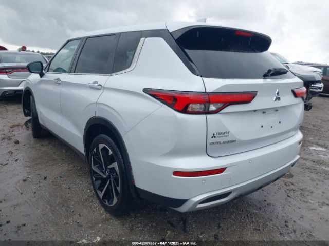 Photo 2 VIN: JA4J3UA86NZ013601 - MITSUBISHI OUTLANDER 