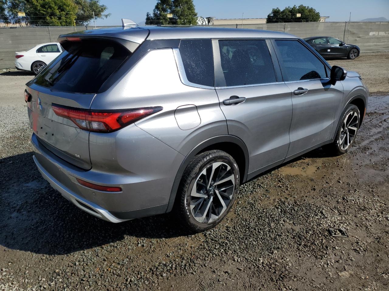 Photo 2 VIN: JA4J3UA87NZ039530 - MITSUBISHI OUTLANDER 