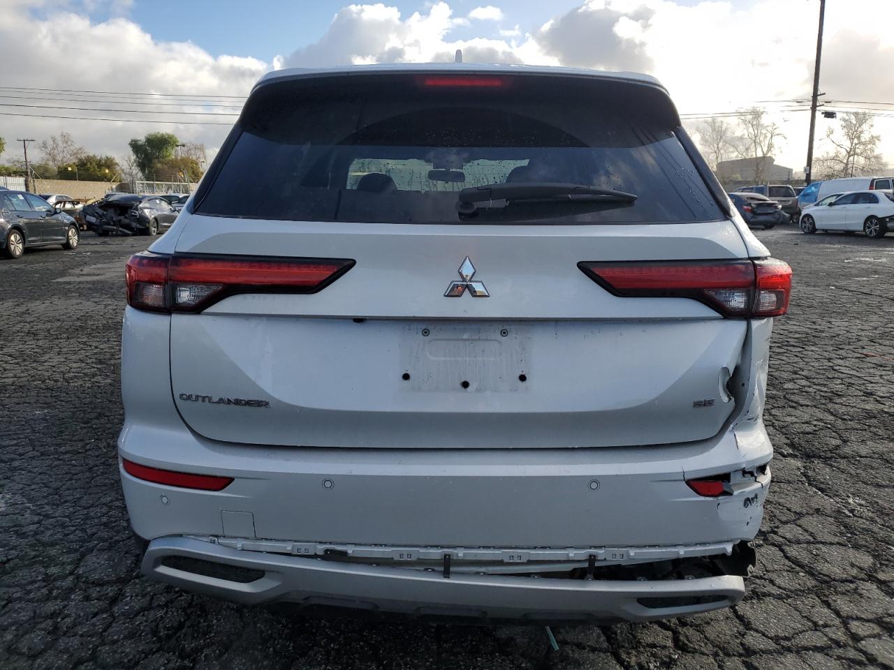 Photo 5 VIN: JA4J3UA89NZ050688 - MITSUBISHI OUTLANDER 