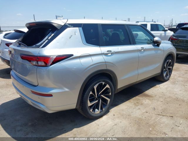 Photo 3 VIN: JA4J3UA8XNZ009695 - MITSUBISHI OUTLANDER 