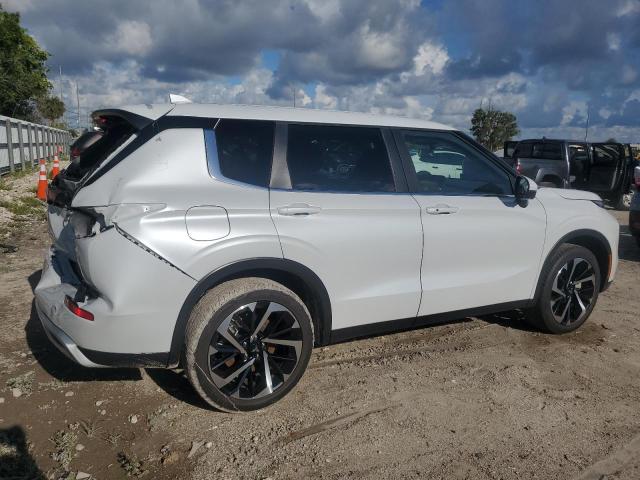 Photo 2 VIN: JA4J3UA8XPZ046006 - MITSUBISHI OUTLANDER 