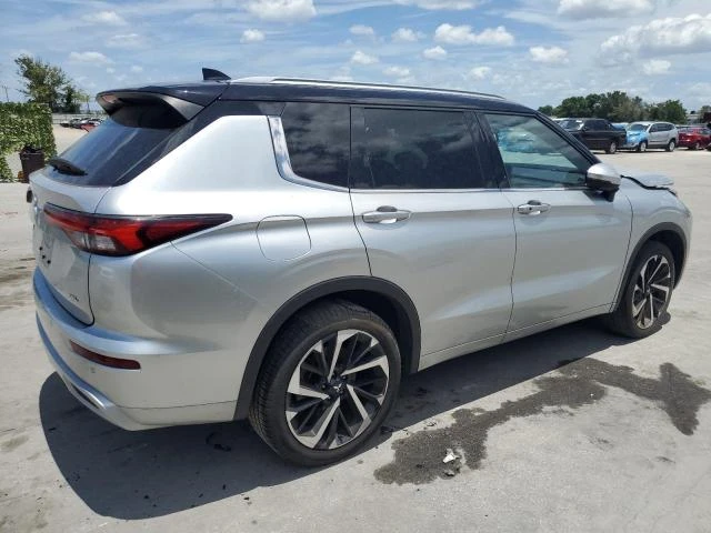 Photo 2 VIN: JA4J3VA80PZ017359 - MITSUBISHI OUTLANDER 