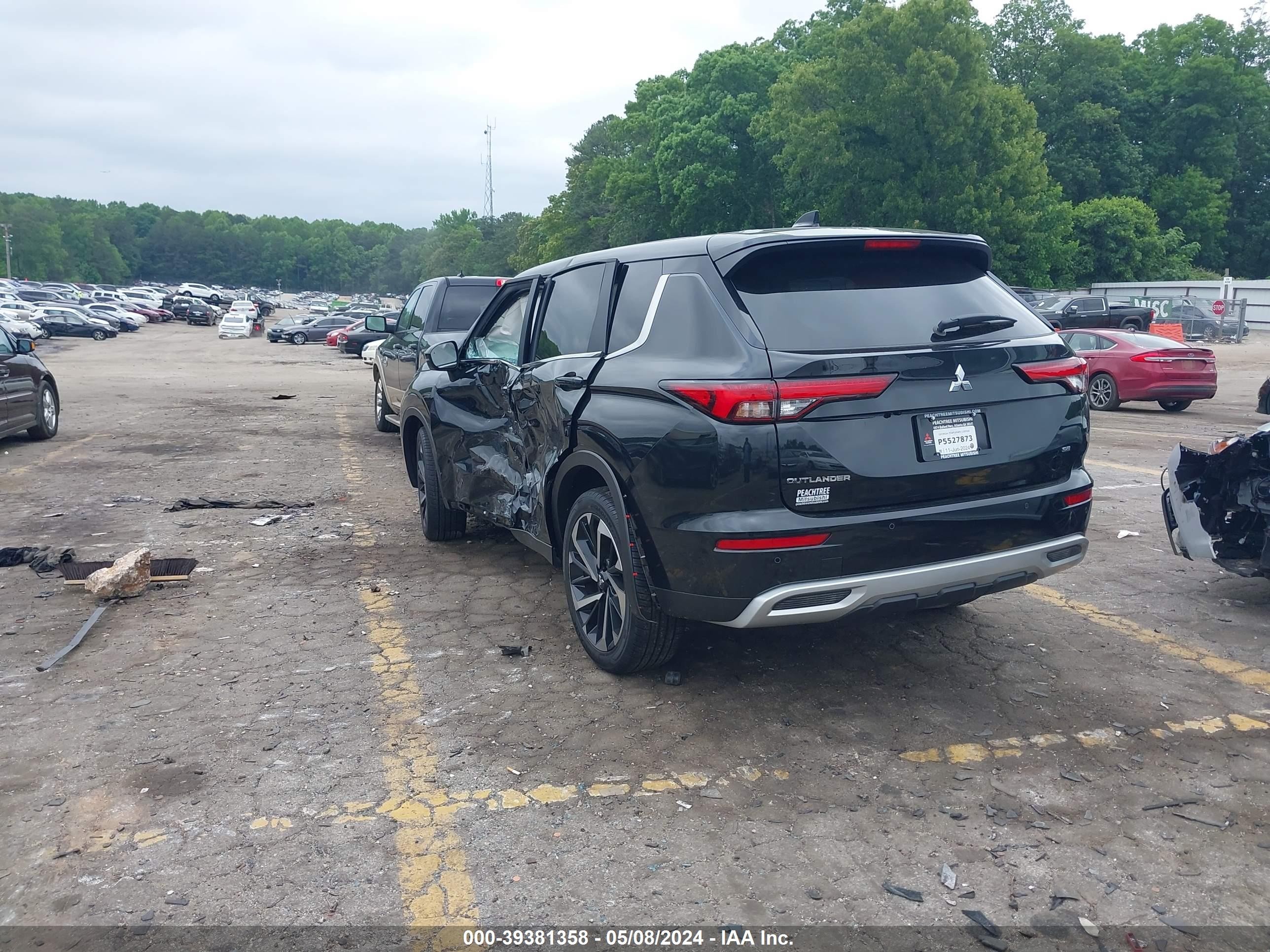 Photo 2 VIN: JA4J3VA81RZ022248 - MITSUBISHI OUTLANDER 