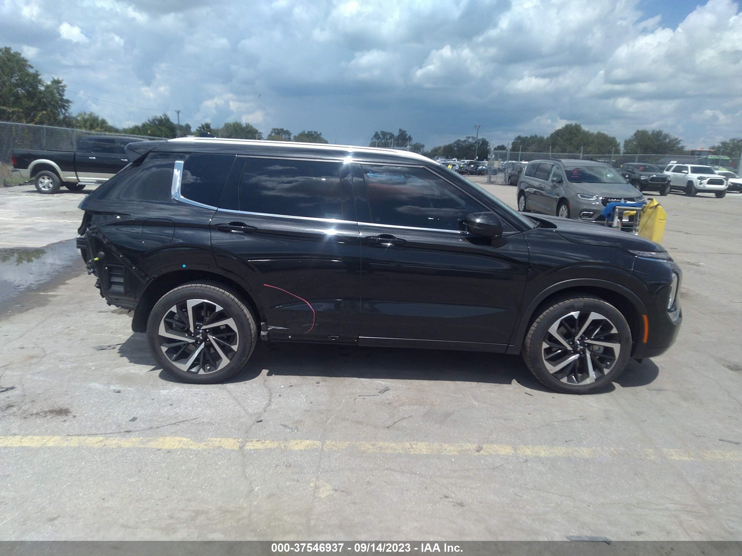 Photo 12 VIN: JA4J3VA83NZ058761 - MITSUBISHI OUTLANDER 