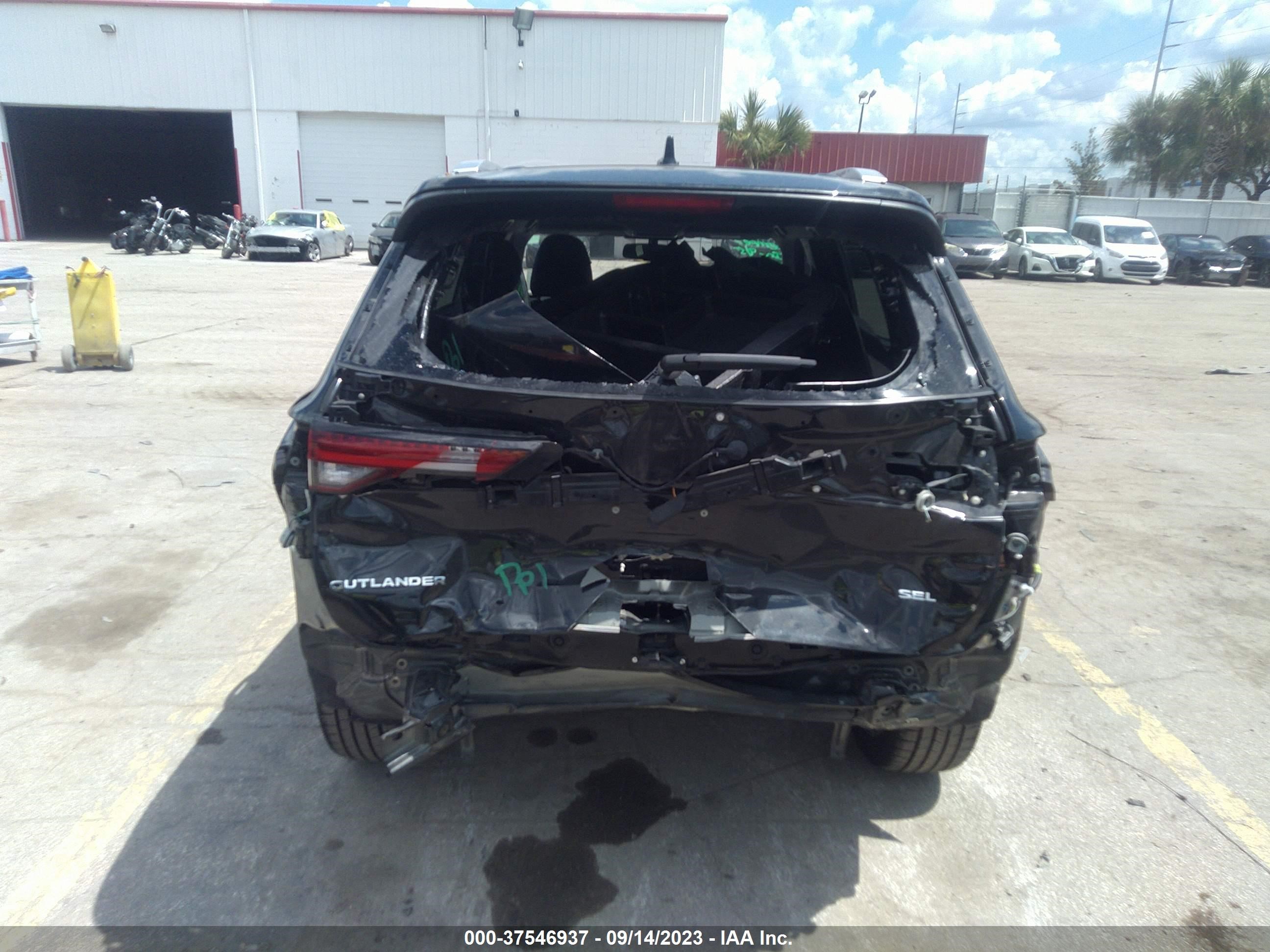 Photo 15 VIN: JA4J3VA83NZ058761 - MITSUBISHI OUTLANDER 