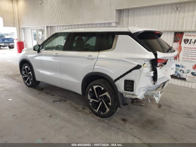 Photo 2 VIN: JA4J3VA84NZ092157 - MITSUBISHI OUTLANDER 