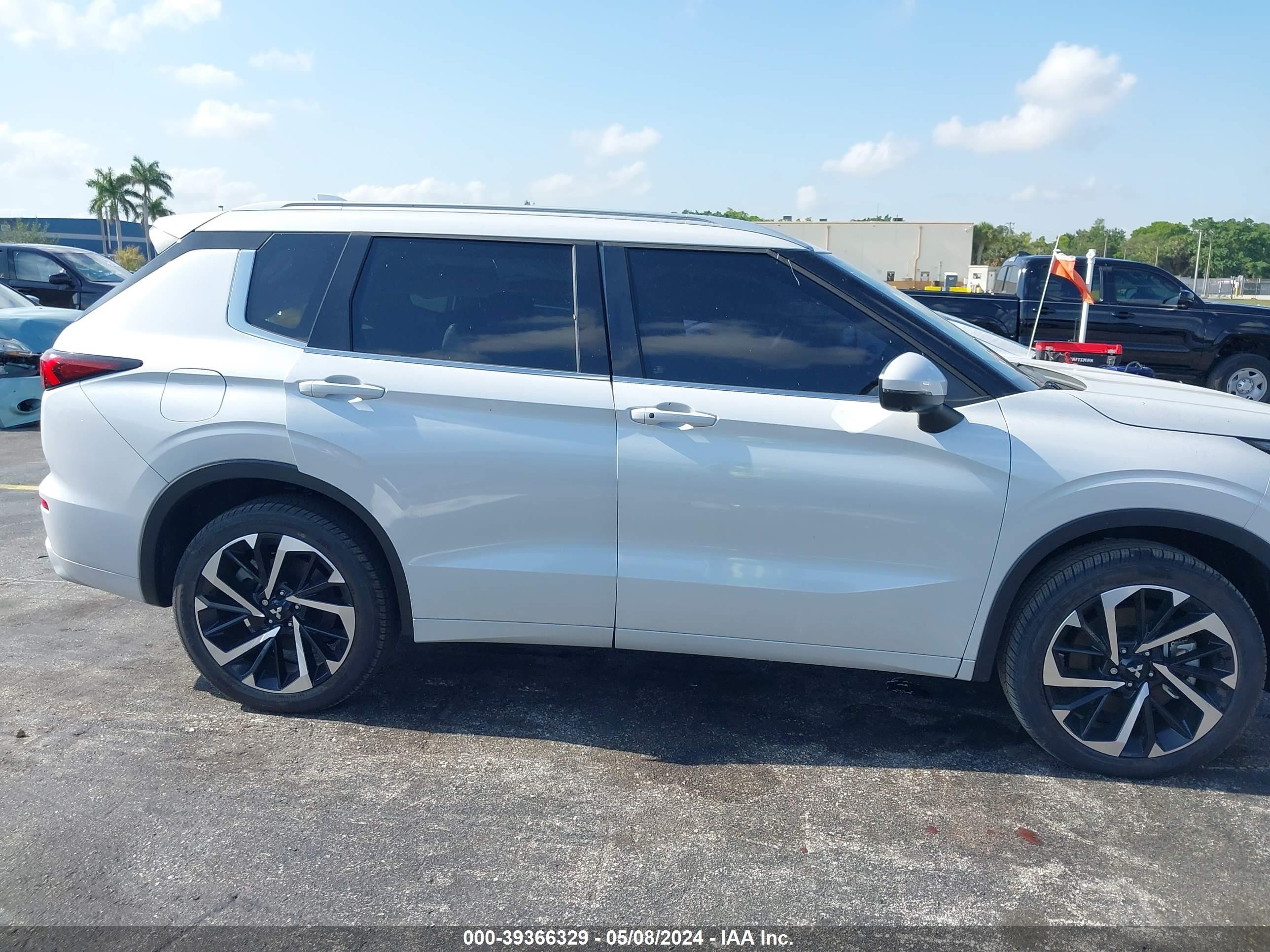 Photo 13 VIN: JA4J3VA89NZ058277 - MITSUBISHI OUTLANDER 