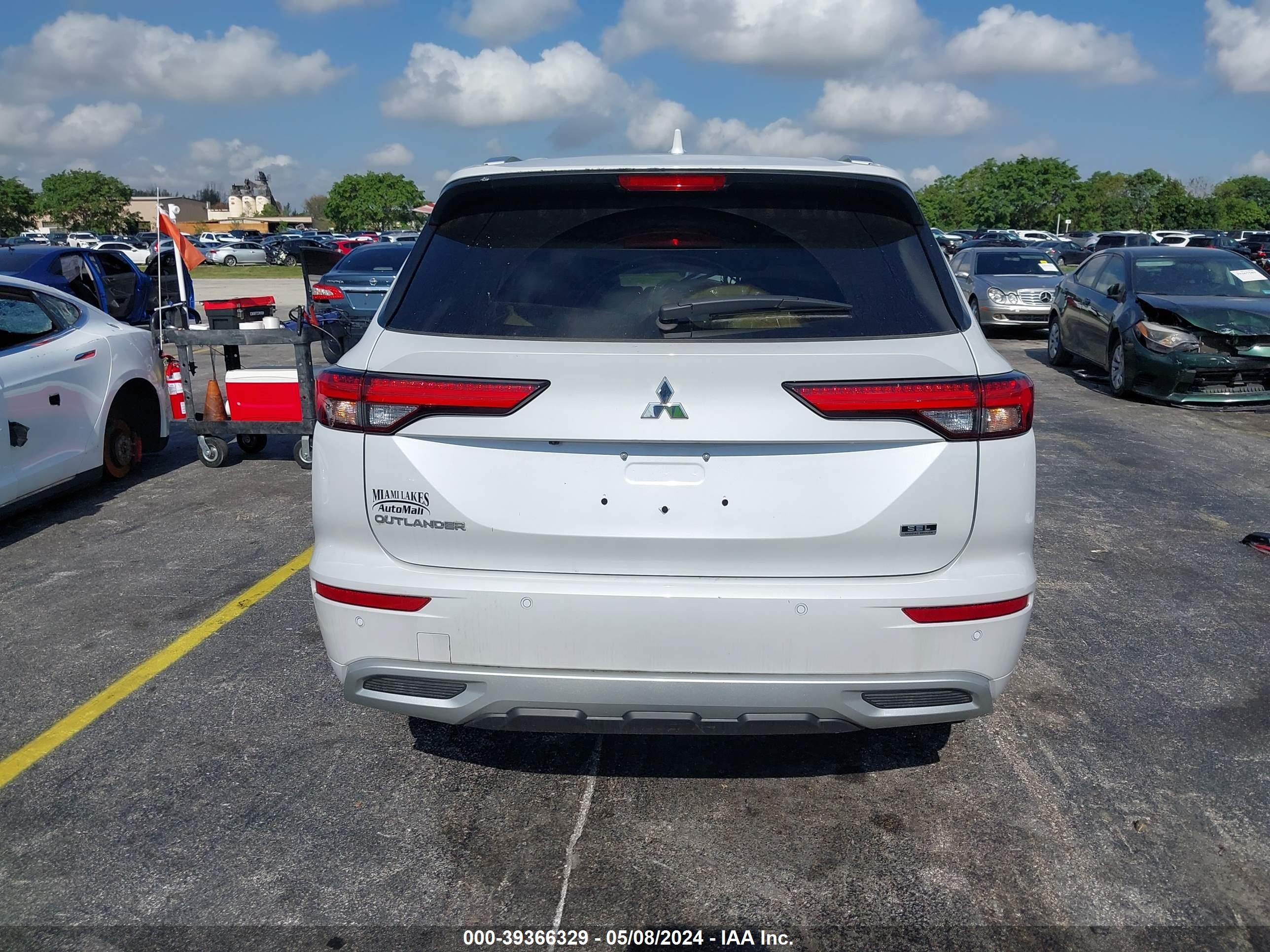 Photo 16 VIN: JA4J3VA89NZ058277 - MITSUBISHI OUTLANDER 