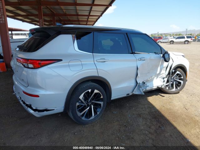 Photo 3 VIN: JA4J3VA8XPZ046920 - MITSUBISHI OUTLANDER 