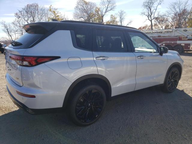 Photo 2 VIN: JA4J3WA81RZ067082 - MITSUBISHI OUTLANDER 