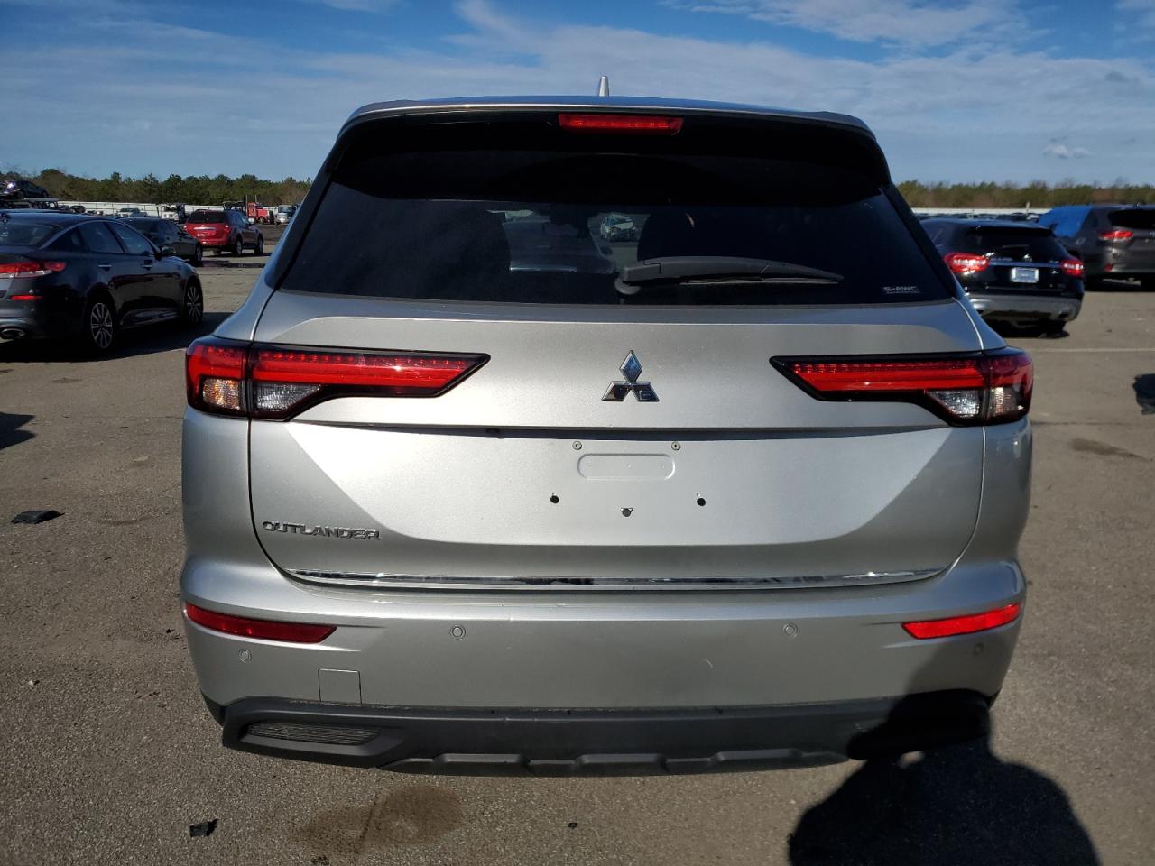 Photo 5 VIN: JA4J4TA81NZ044598 - MITSUBISHI OUTLANDER 