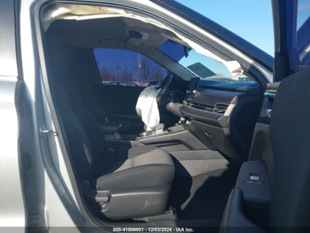 Photo 4 VIN: JA4J4TA82NZ028880 - MITSUBISHI OUTLANDER 