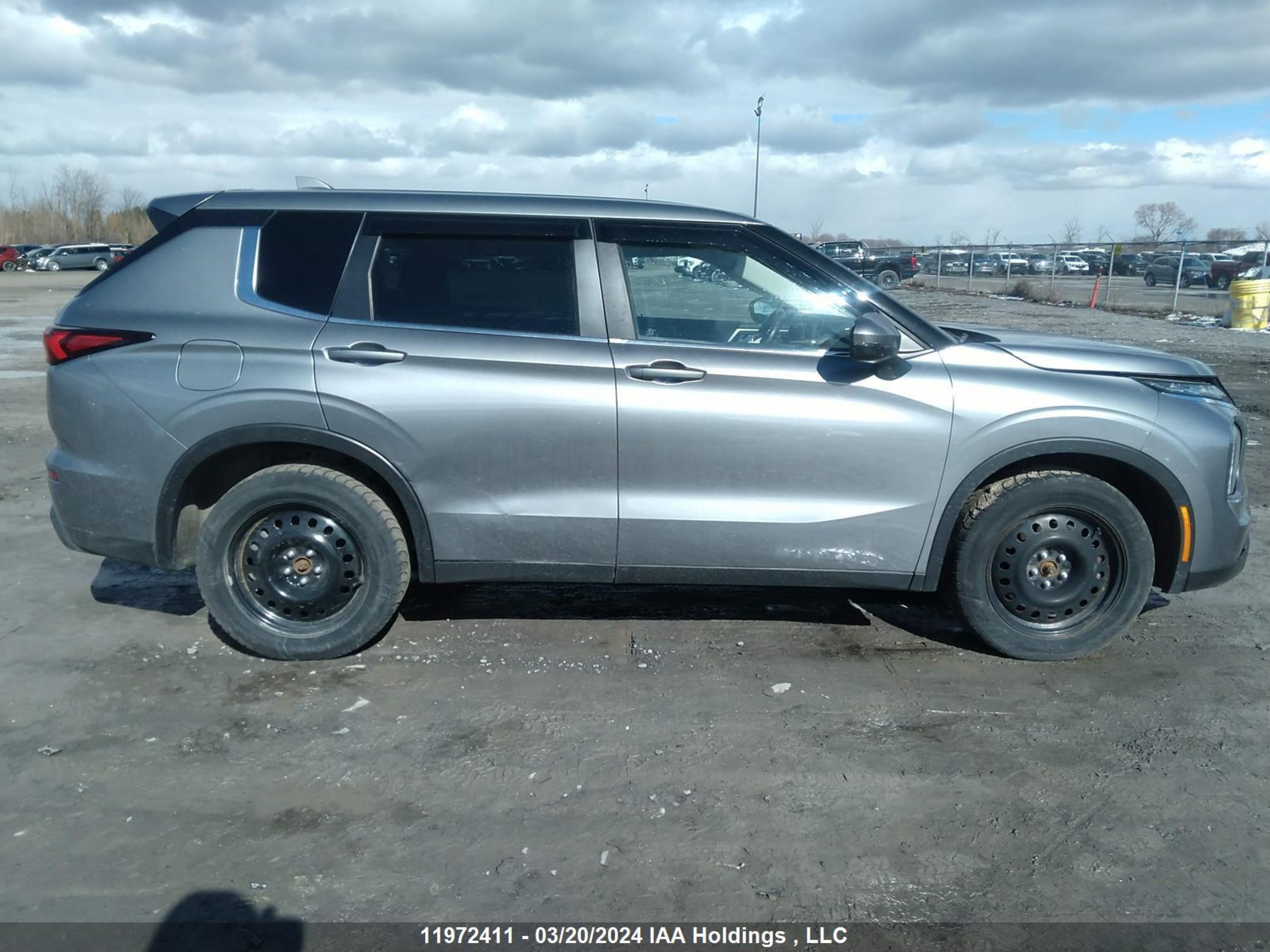 Photo 11 VIN: JA4J4TA88NZ602186 - MITSUBISHI OUTLANDER 