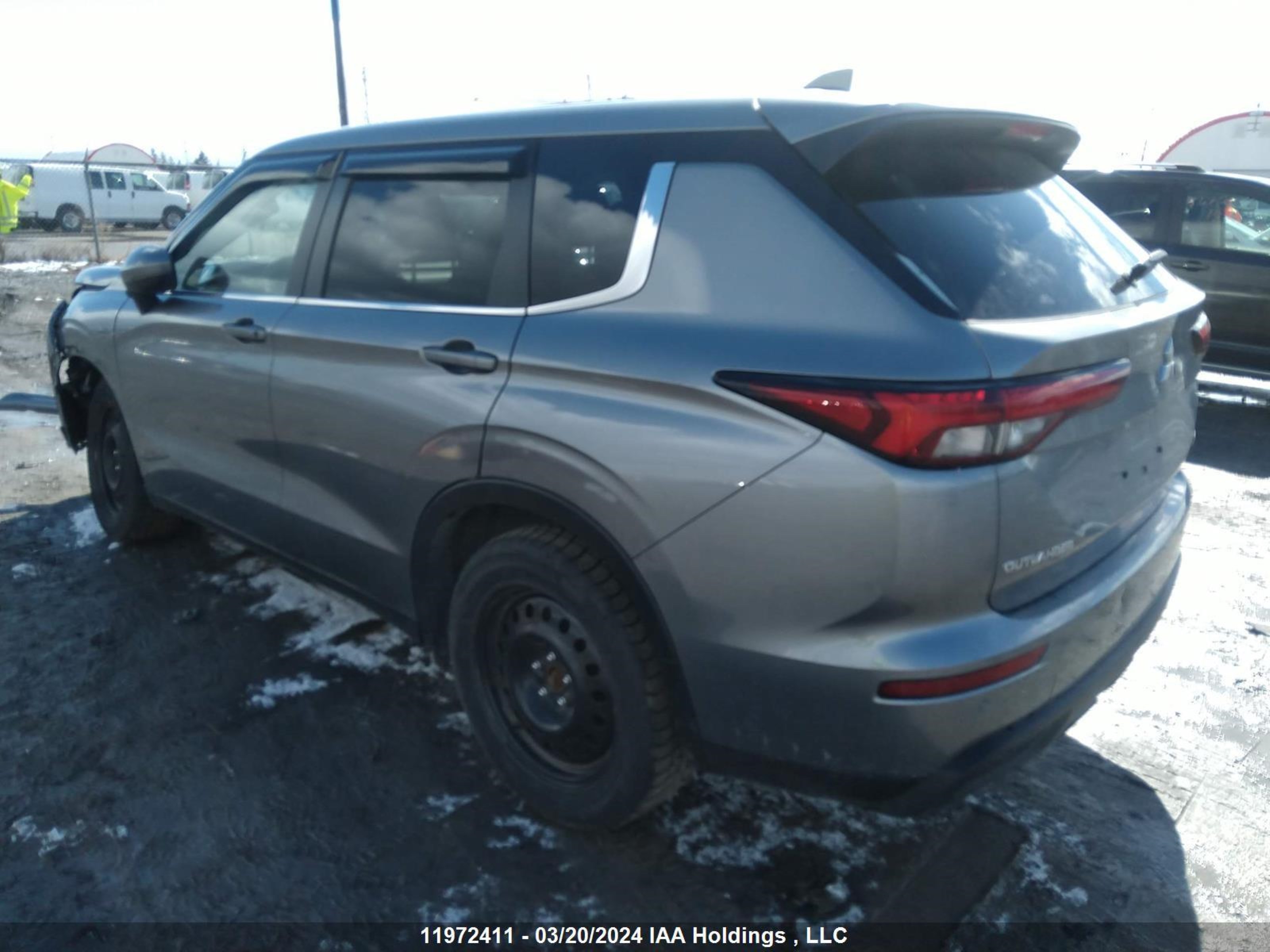 Photo 2 VIN: JA4J4TA88NZ602186 - MITSUBISHI OUTLANDER 