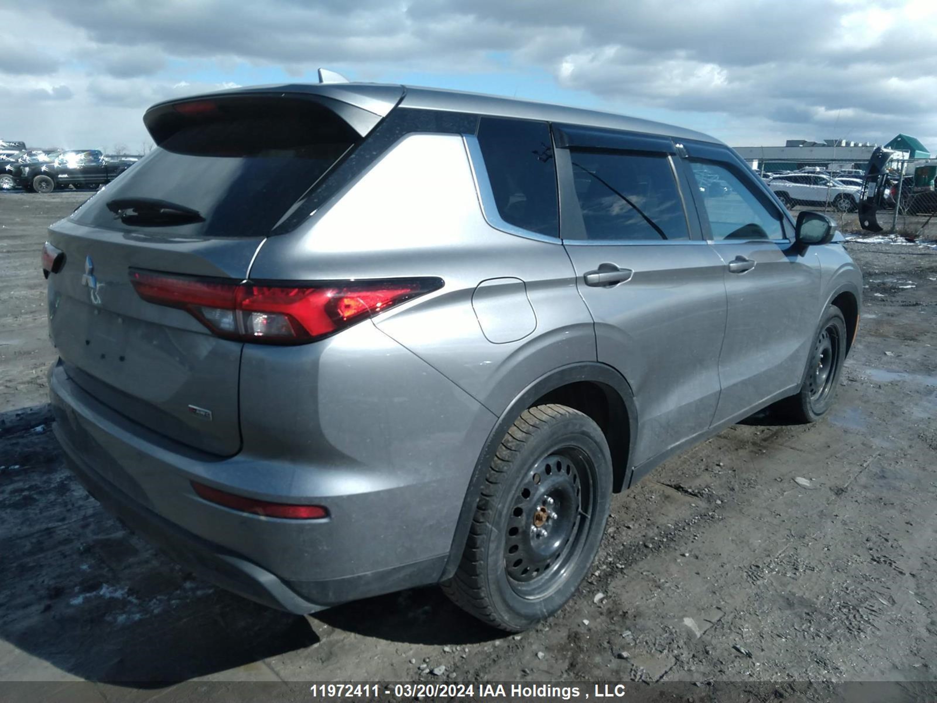 Photo 3 VIN: JA4J4TA88NZ602186 - MITSUBISHI OUTLANDER 