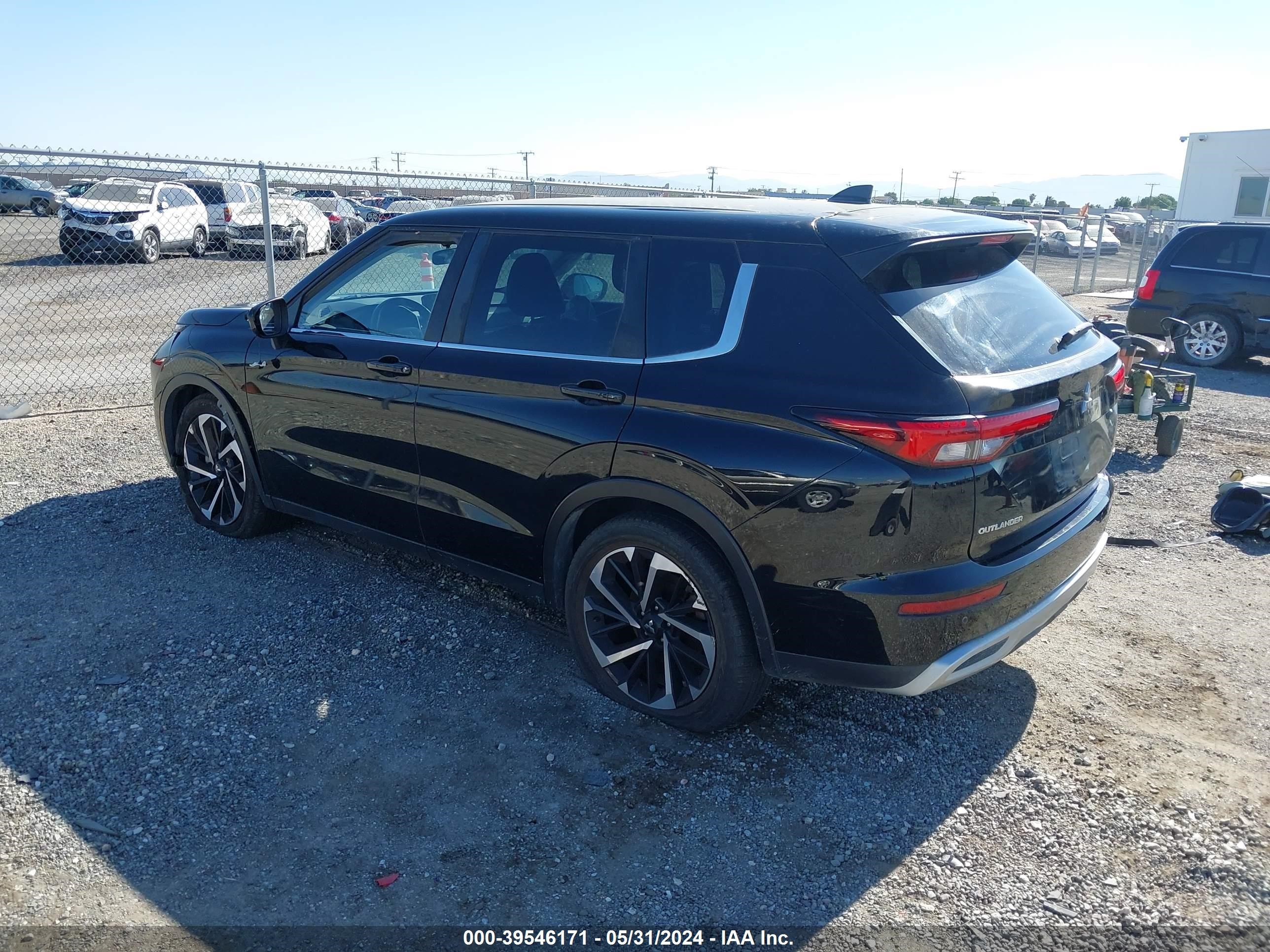 Photo 2 VIN: JA4J4UA80NZ065898 - MITSUBISHI OUTLANDER 