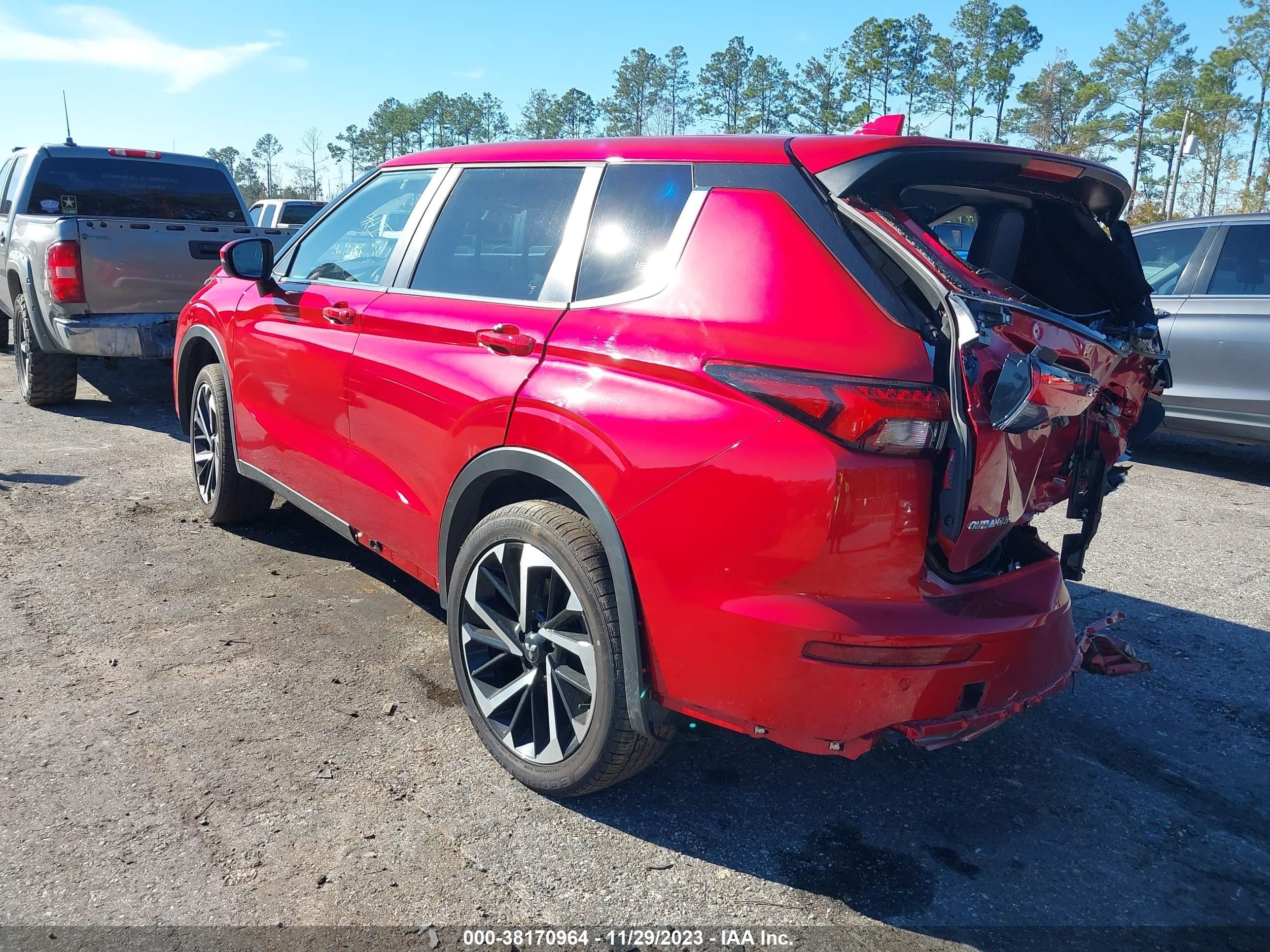 Photo 2 VIN: JA4J4UA81PZ017412 - MITSUBISHI OUTLANDER 