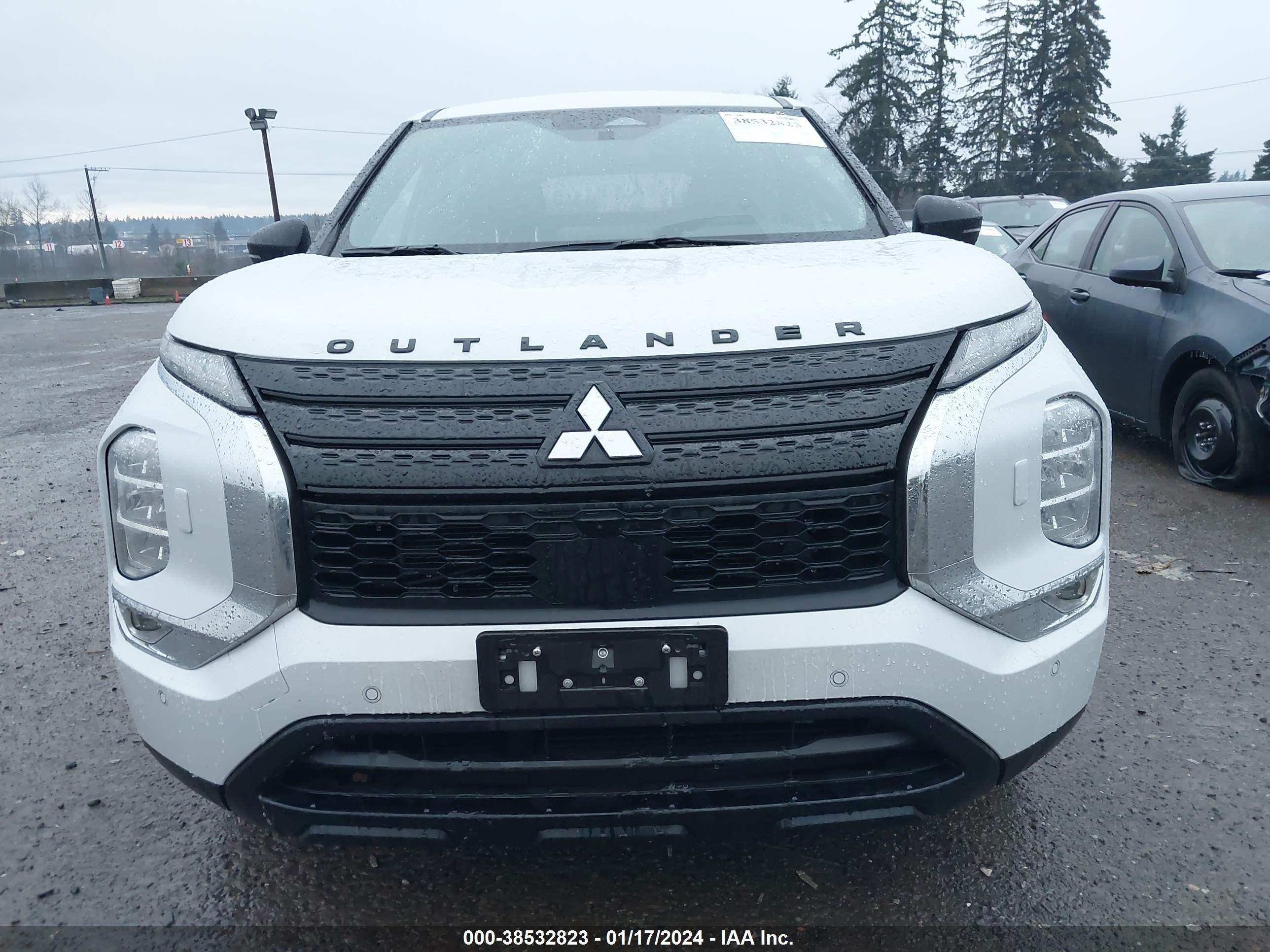 Photo 11 VIN: JA4J4UA81PZ031276 - MITSUBISHI OUTLANDER 