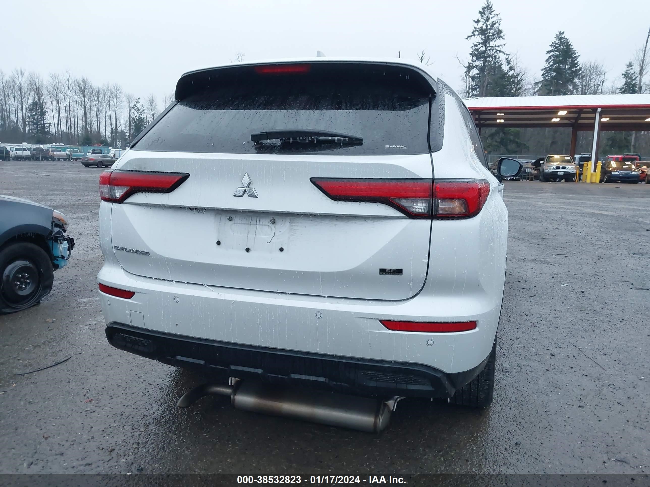 Photo 15 VIN: JA4J4UA81PZ031276 - MITSUBISHI OUTLANDER 