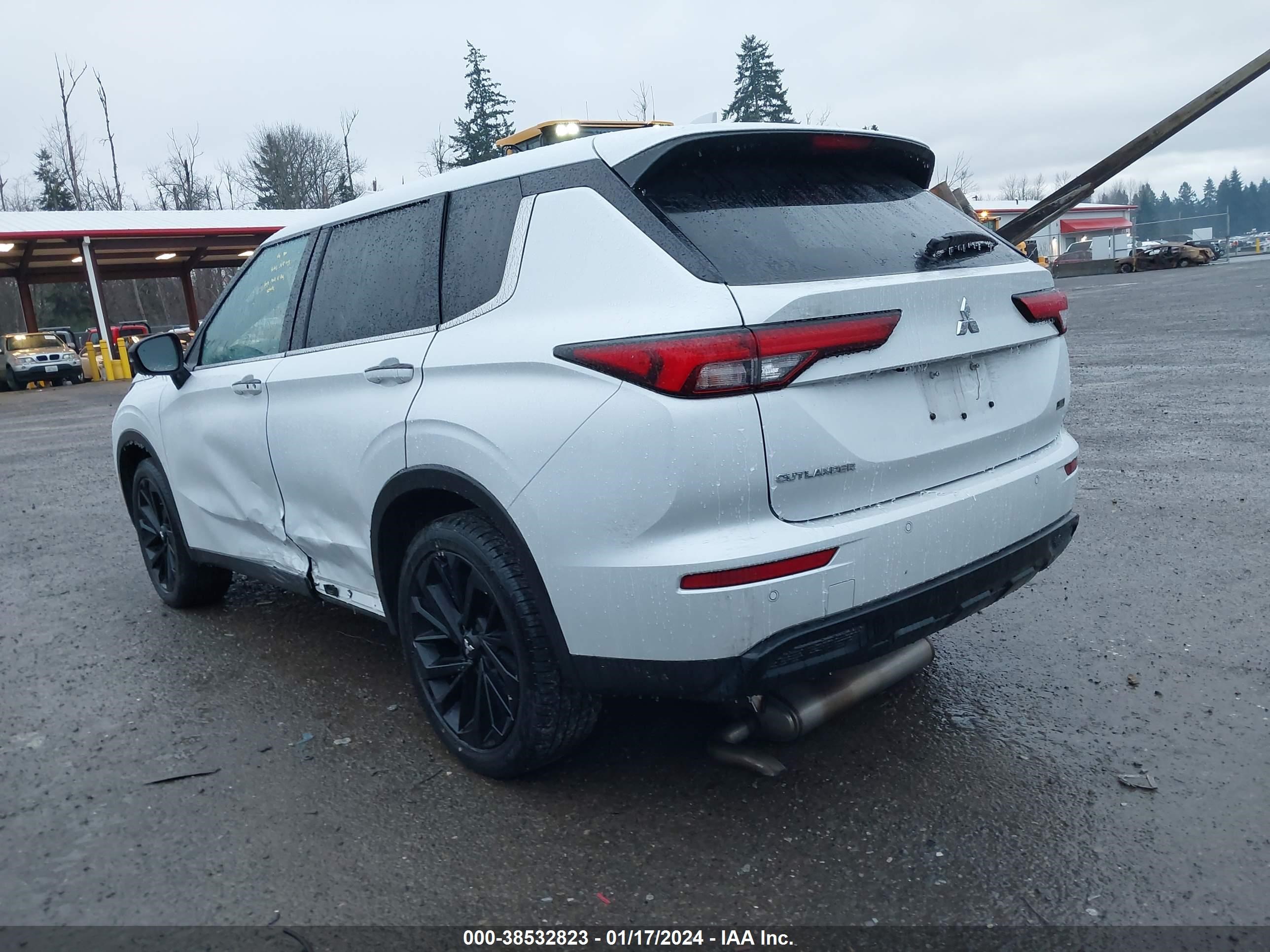 Photo 2 VIN: JA4J4UA81PZ031276 - MITSUBISHI OUTLANDER 