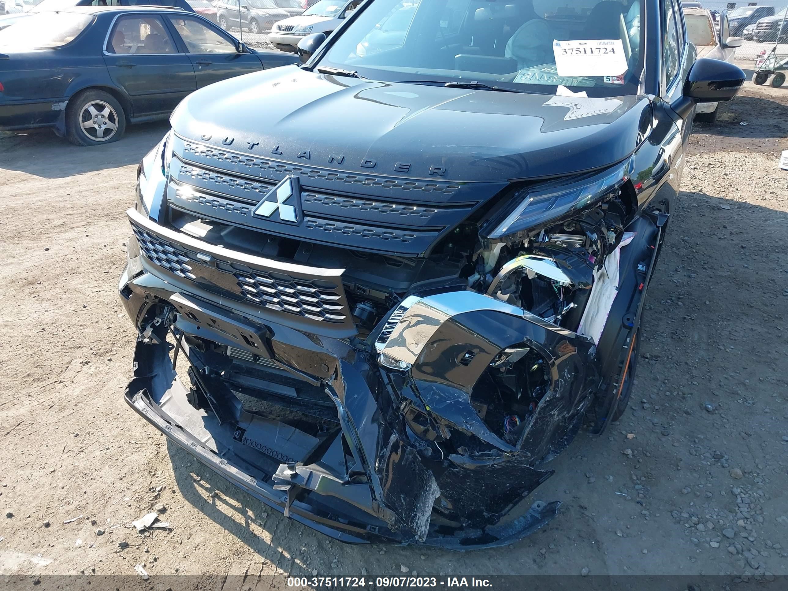 Photo 5 VIN: JA4J4UA81PZ048675 - MITSUBISHI OUTLANDER 