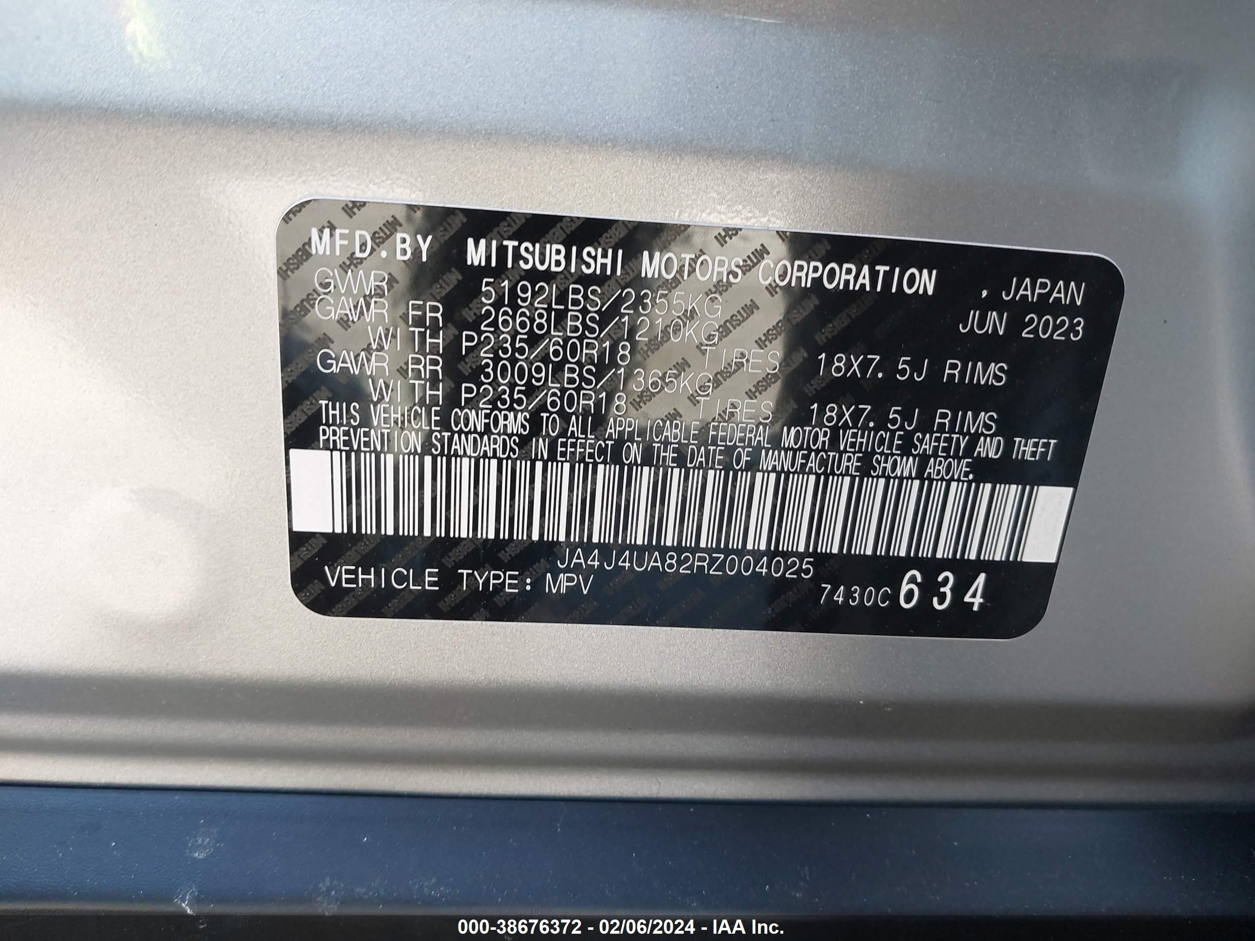 Photo 8 VIN: JA4J4UA82RZ004025 - MITSUBISHI OUTLANDER 